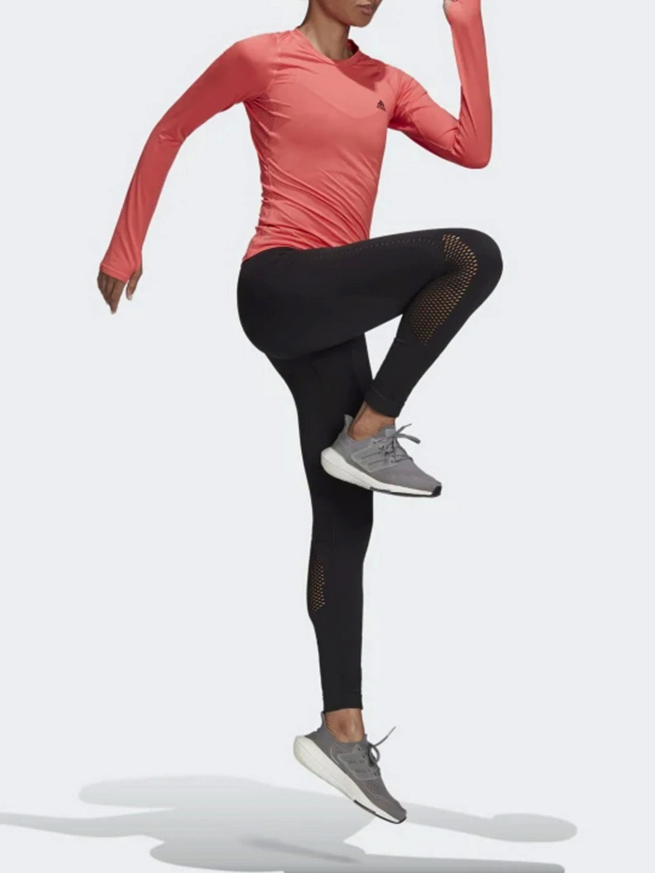 Футболки и поло Adidas модель HD0645 Футболки и поло Adidas модель HD0645 Фото