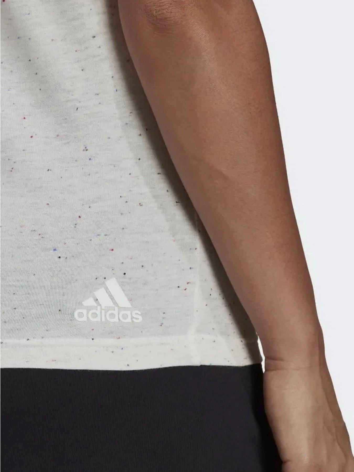 Футболки и поло Adidas модель HE1701 Футболки и поло Adidas модель HE1701 Фото