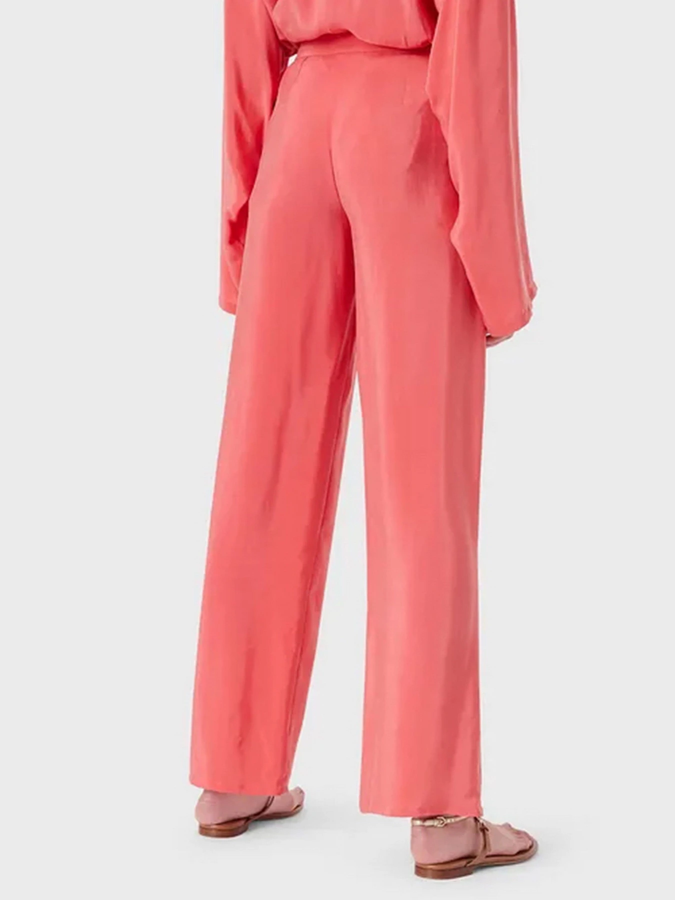 Брюки Emporio Armani модель INP31T-I2009-319 Брюки Emporio Armani модель INP31T-I2009-319 Фото