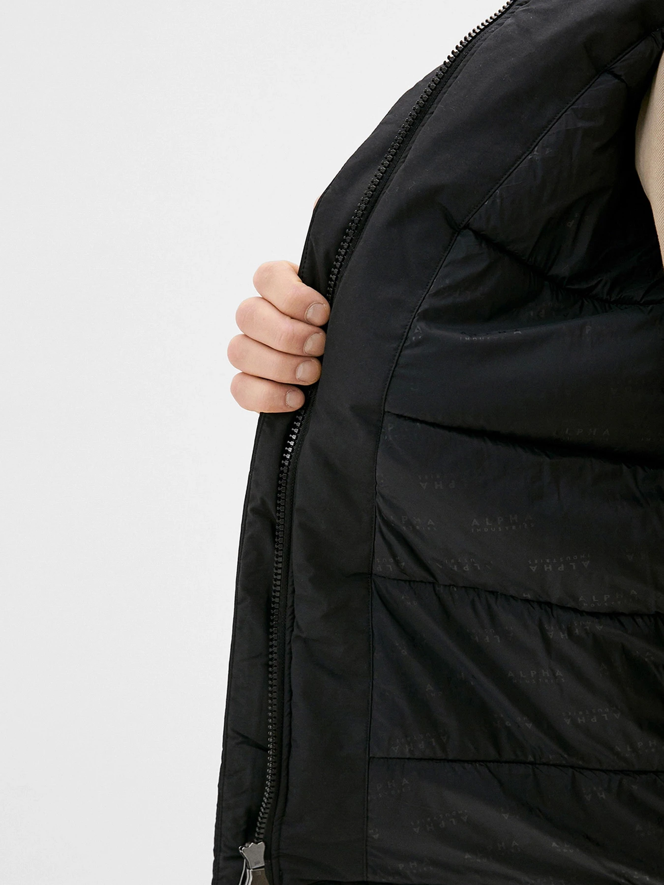 Куртки и дубленки Alpha Industries модель MJA49502C1_001 Куртки и дубленки Alpha Industries модель MJA49502C1_001 Фото