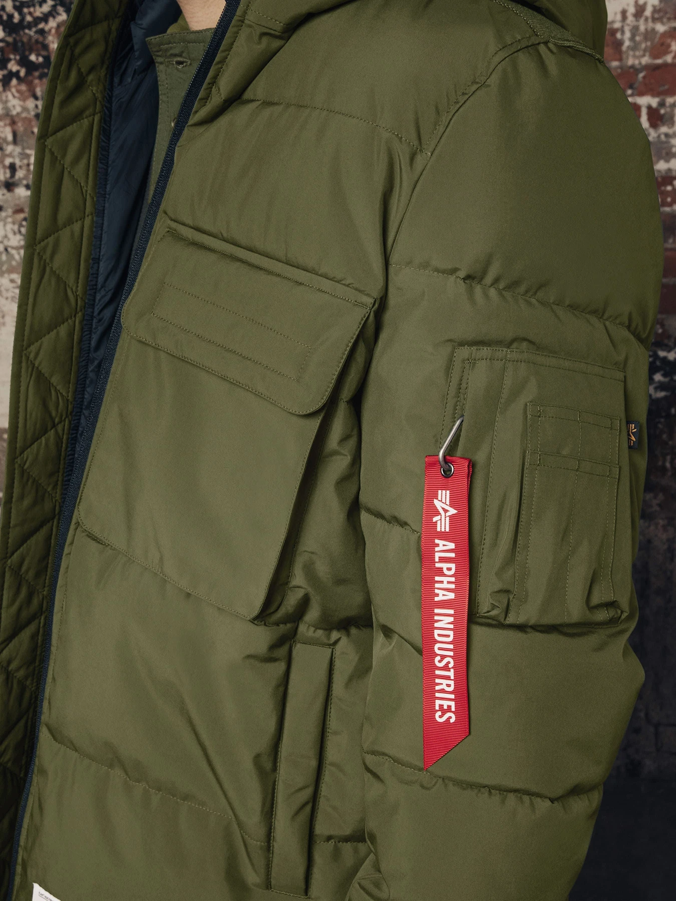 Куртки и дубленки Alpha Industries модель MJH52500C1_301 Куртки и дубленки Alpha Industries модель MJH52500C1_301 Фото