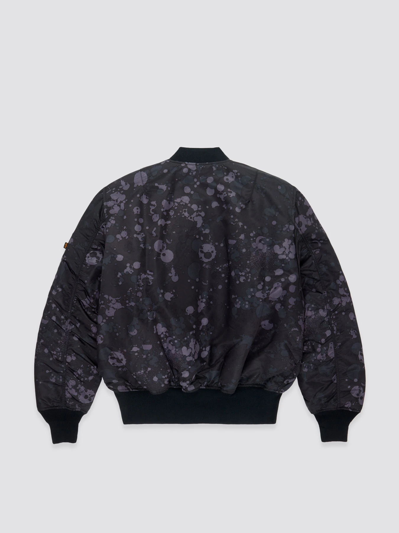 Куртки и дубленки Alpha Industries модель MJM21000C1_074 Куртки и дубленки Alpha Industries модель MJM21000C1_074 Фото