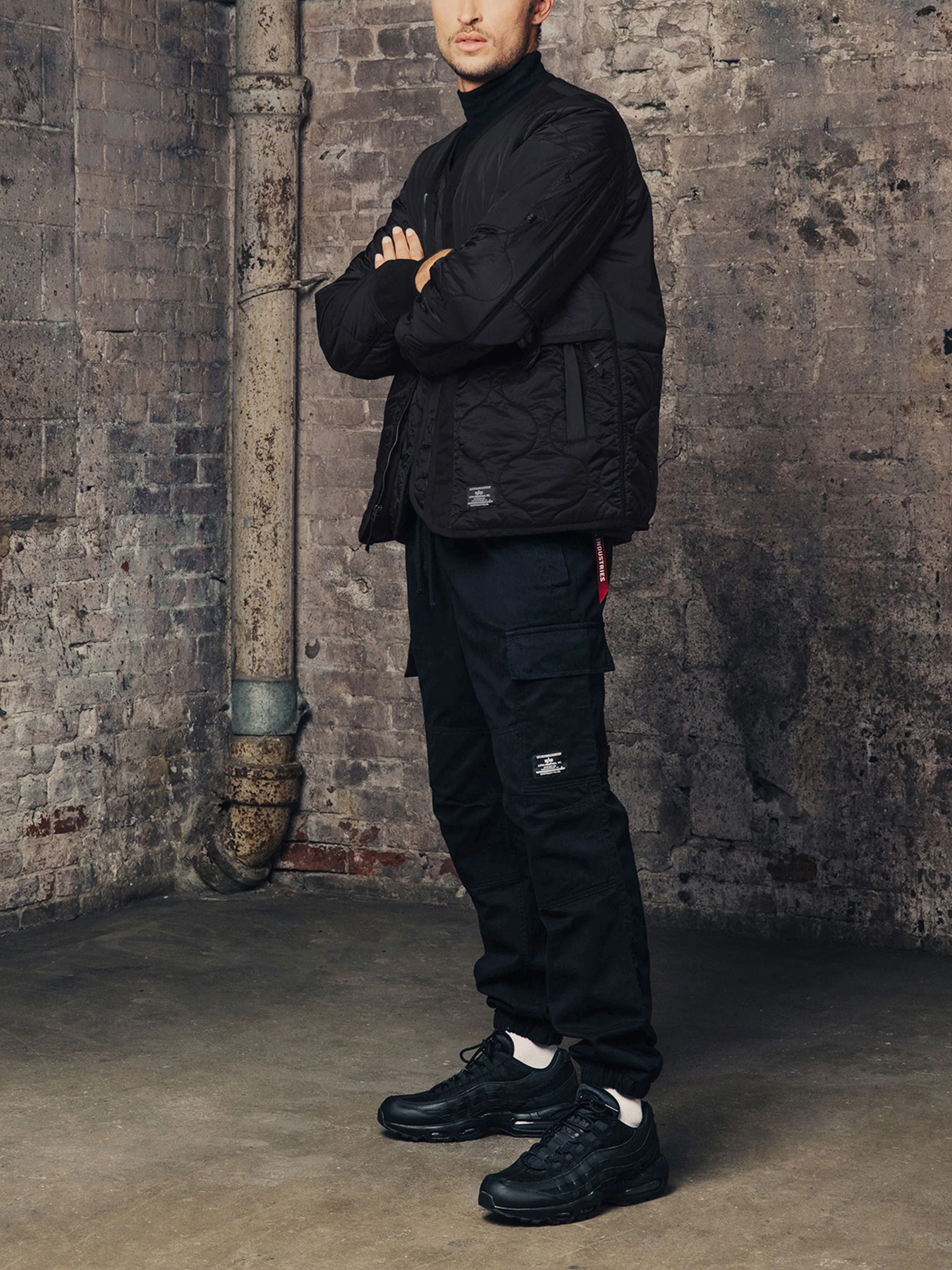 Куртки и дубленки Alpha Industries модель MJM52503C1_001 Куртки и дубленки Alpha Industries модель MJM52503C1_001 Фото