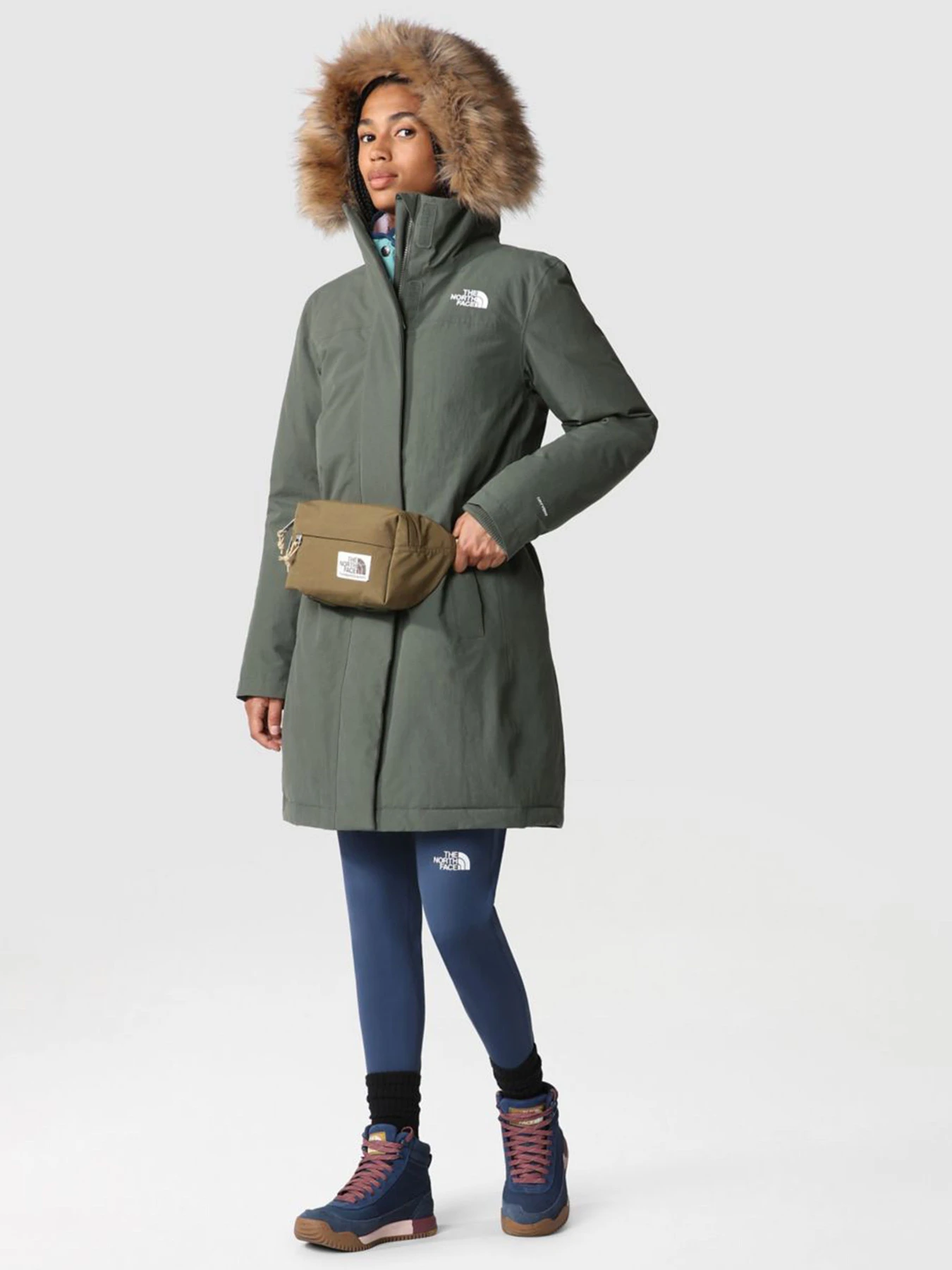 Куртки и дубленки The North Face модель NF0A4R2VNYC1 Куртки и дубленки The North Face модель NF0A4R2VNYC1 Фото