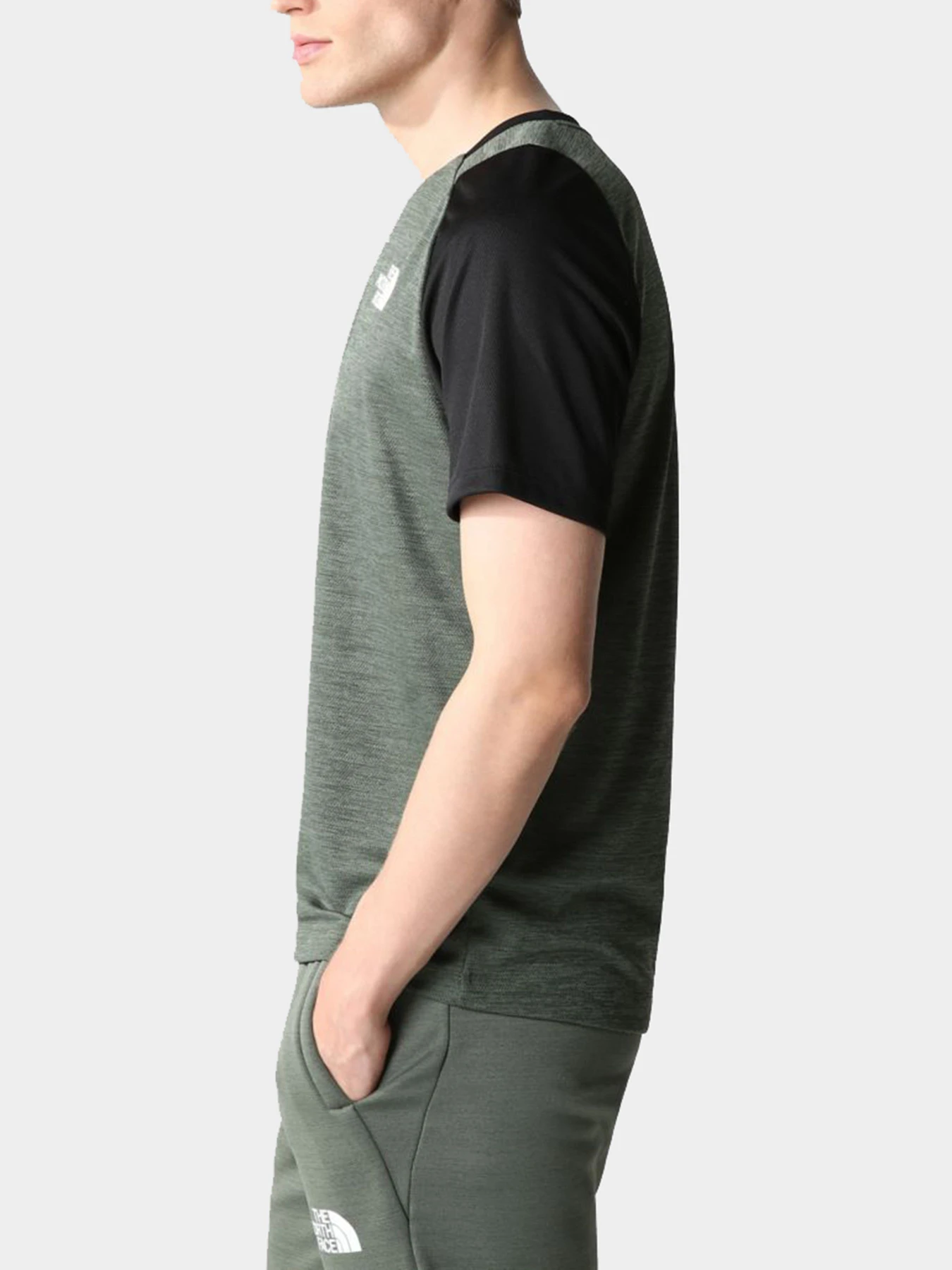Спортивная одежда The North Face модель NF0A7ZAMRM91 Спортивная одежда The North Face модель NF0A7ZAMRM91 Фото