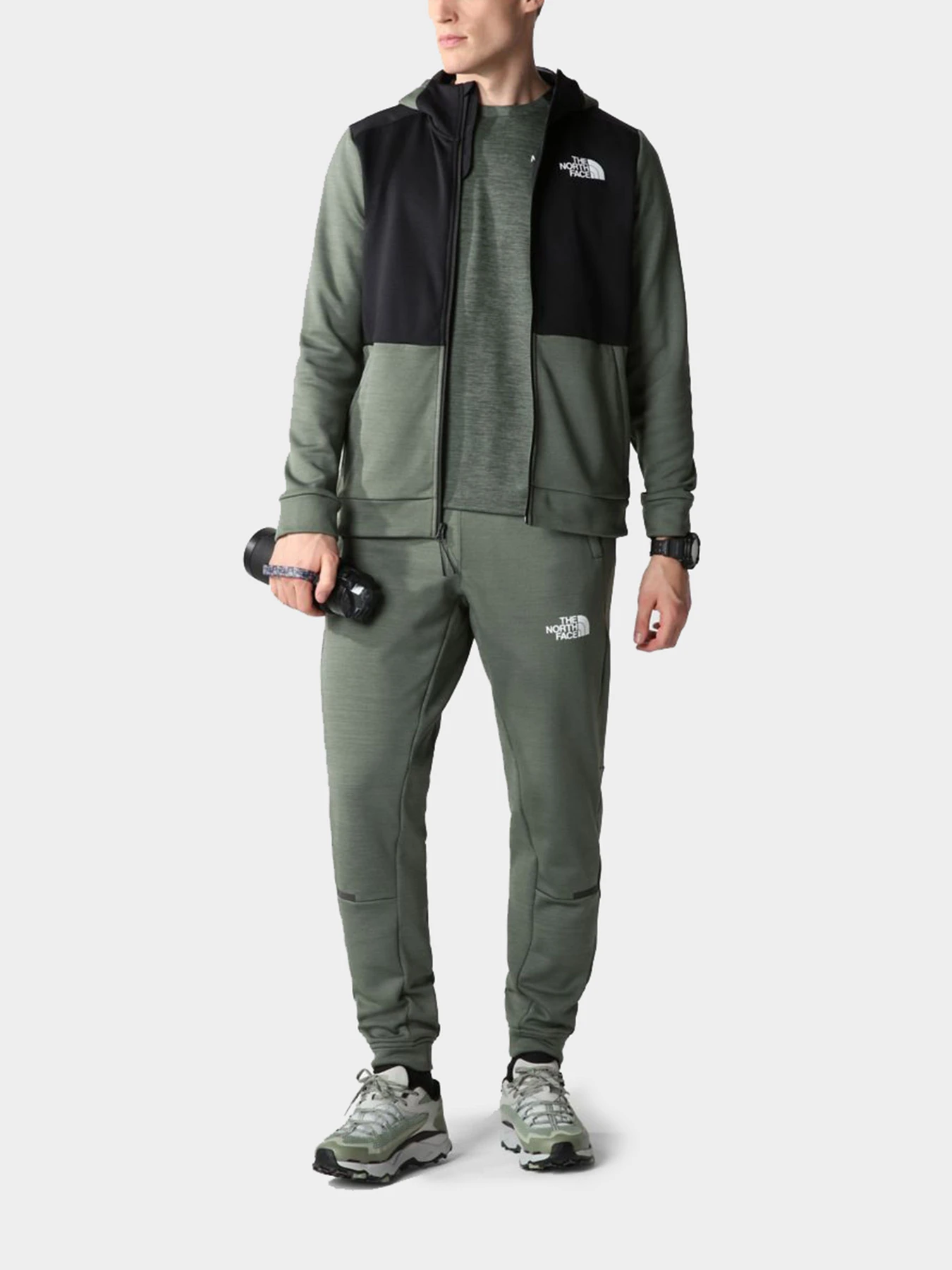 Спортивная одежда The North Face модель NF0A7ZAMRM91 Спортивная одежда The North Face модель NF0A7ZAMRM91 Фото