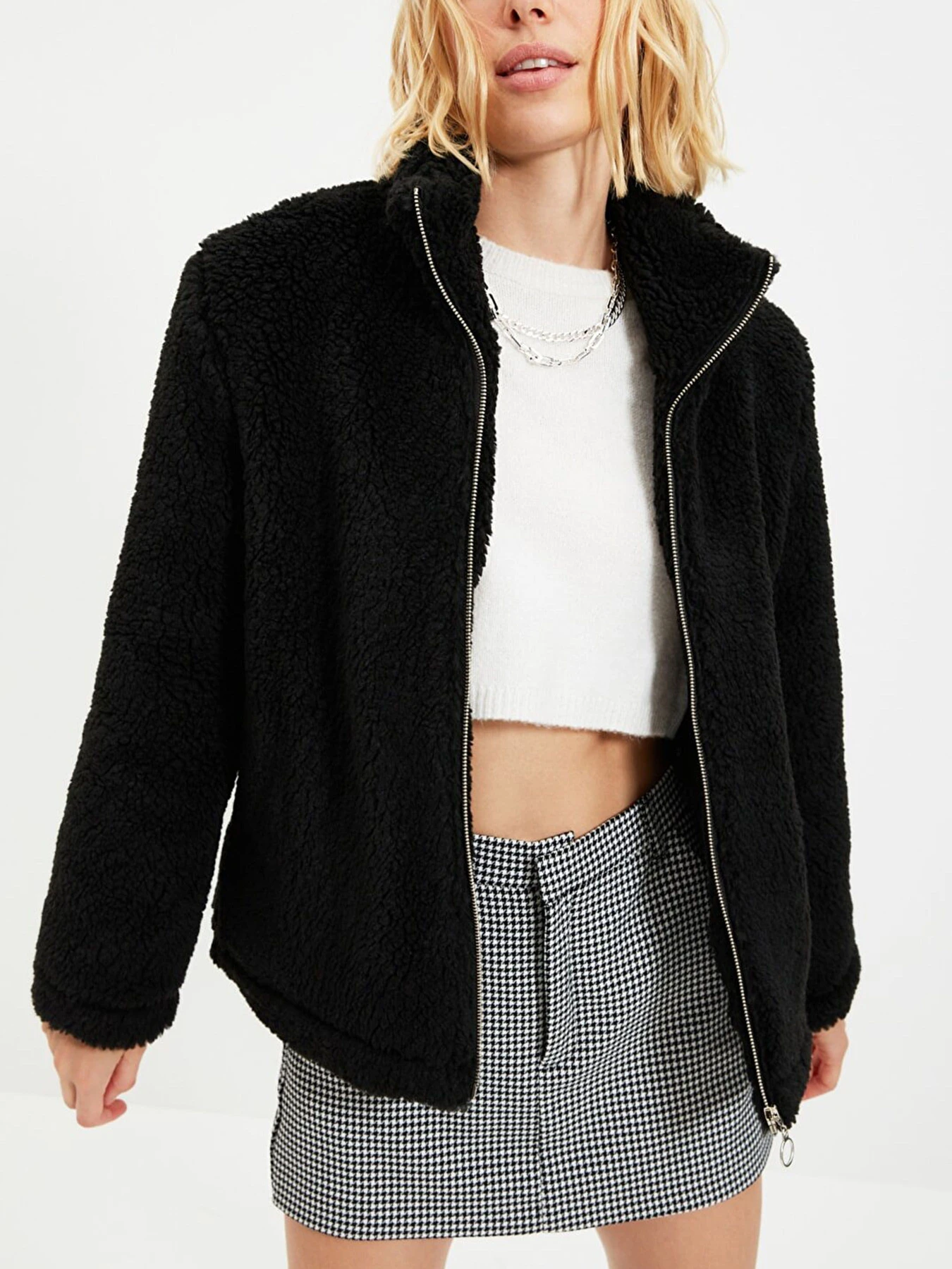 Куртки и дубленки Trendyol модель TWOAW20MO0058/Siyah Куртки и дубленки Trendyol модель TWOAW20MO0058/Siyah Фото