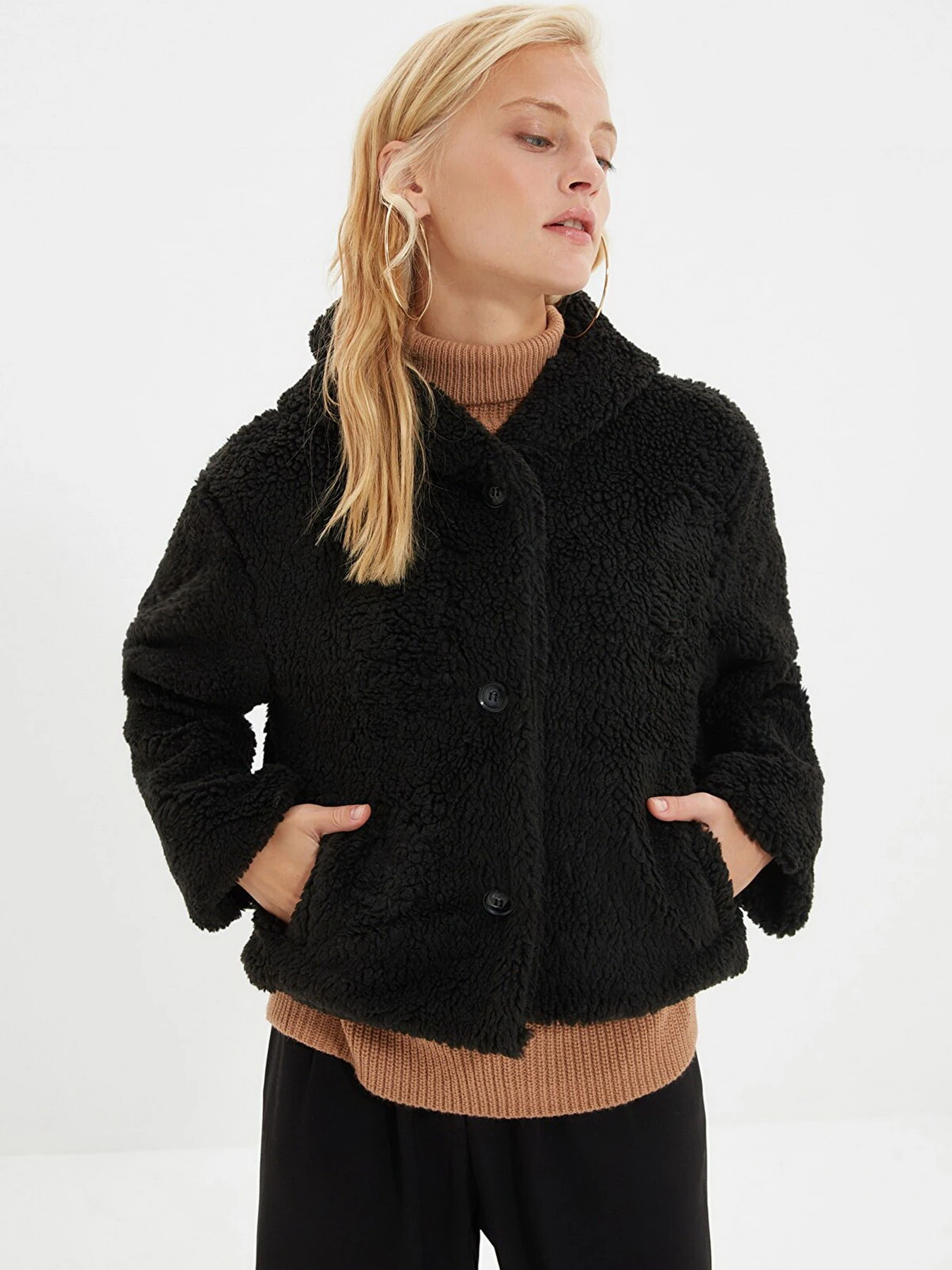Куртки и дубленки Trendyol модель TWOAW22MO0356/Siyah Куртки и дубленки Trendyol модель TWOAW22MO0356/Siyah Фото