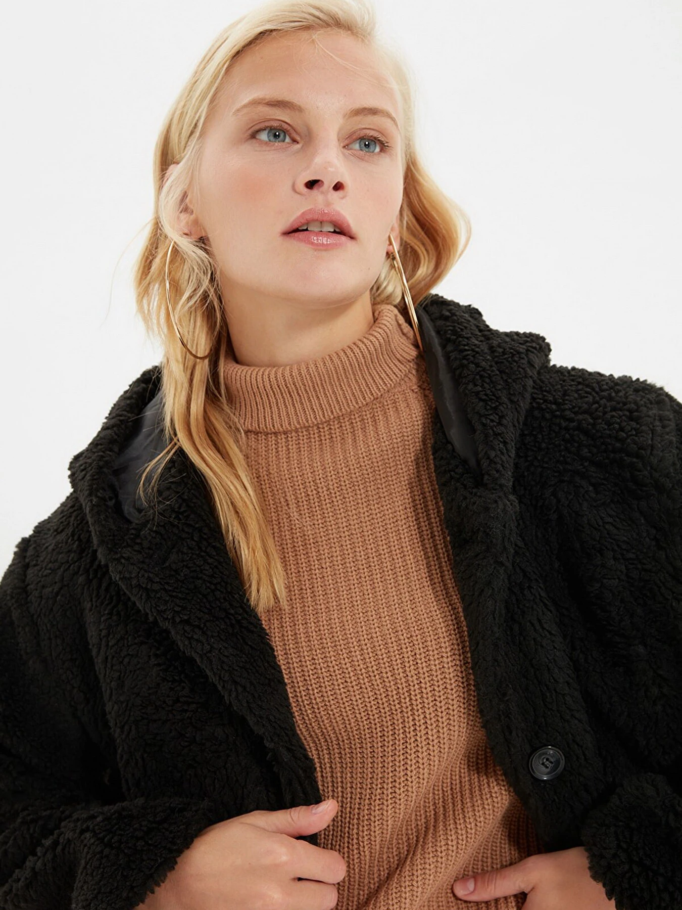 Куртки и дубленки Trendyol модель TWOAW22MO0356/Siyah Куртки и дубленки Trendyol модель TWOAW22MO0356/Siyah Фото
