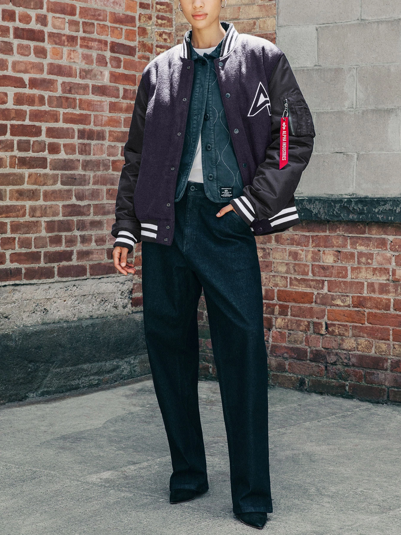 Куртки и дубленки Alpha Industries модель UJM52500C1_410 Фото