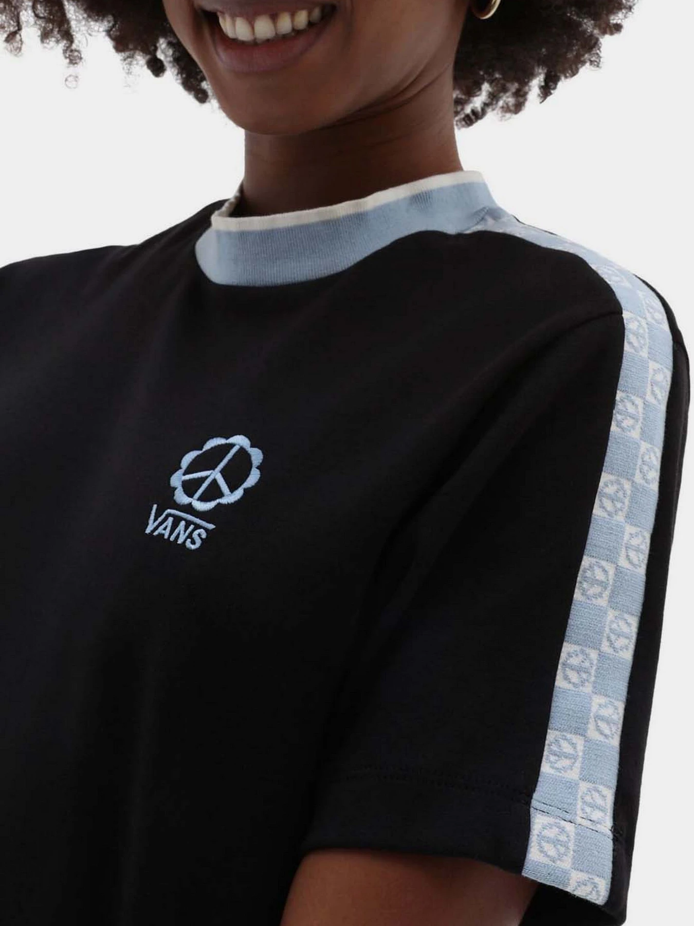 Платья Vans модель VN0A7RM9BLK1 Платья Vans модель VN0A7RM9BLK1 Фото