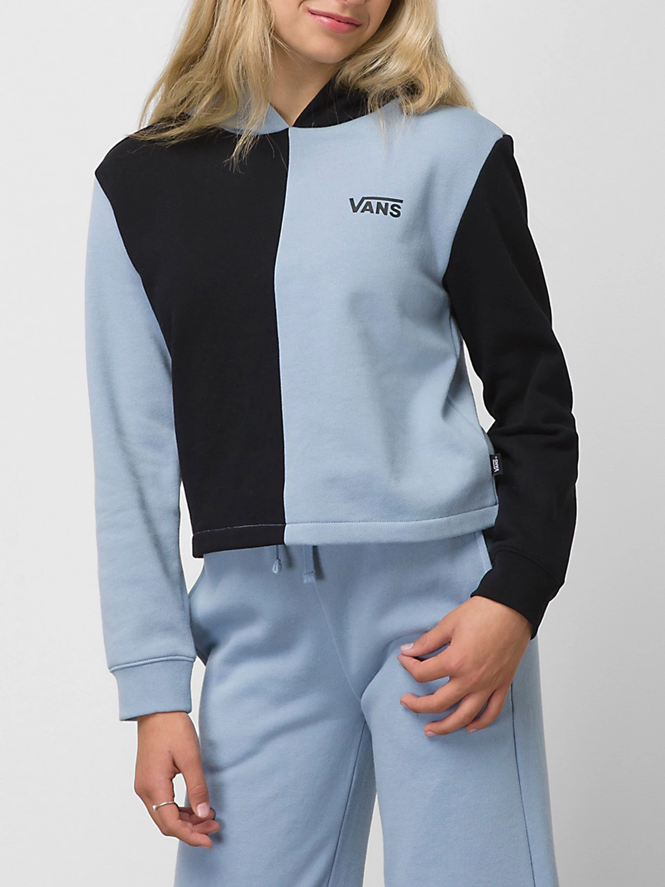 Худи и свитшоты Vans модель VN0A7RU8BD21 Худи и свитшоты Vans модель VN0A7RU8BD21 Фото