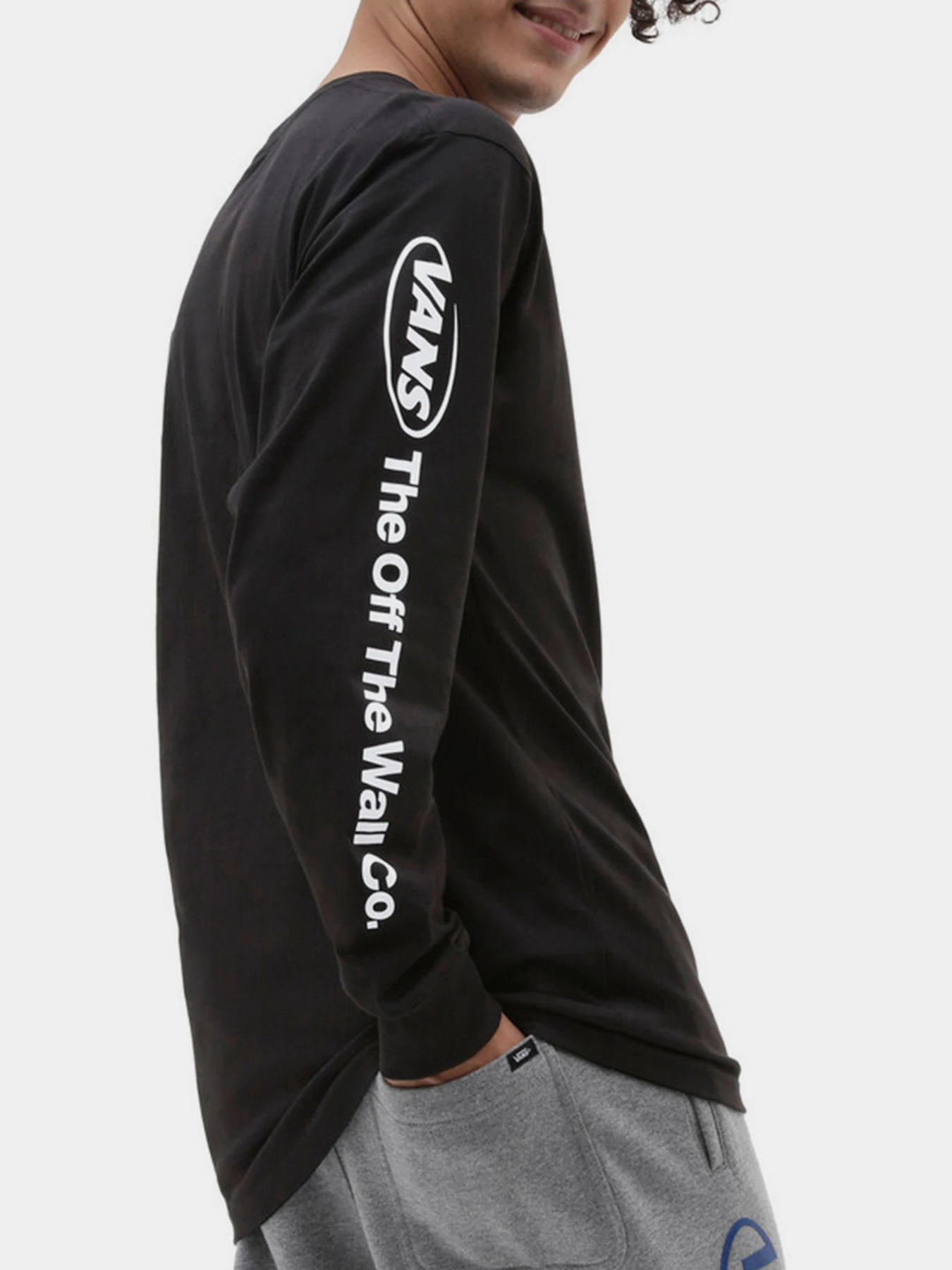 Худи и свитшоты Vans модель VN0A7S5UBLK1 Худи и свитшоты Vans модель VN0A7S5UBLK1 Фото