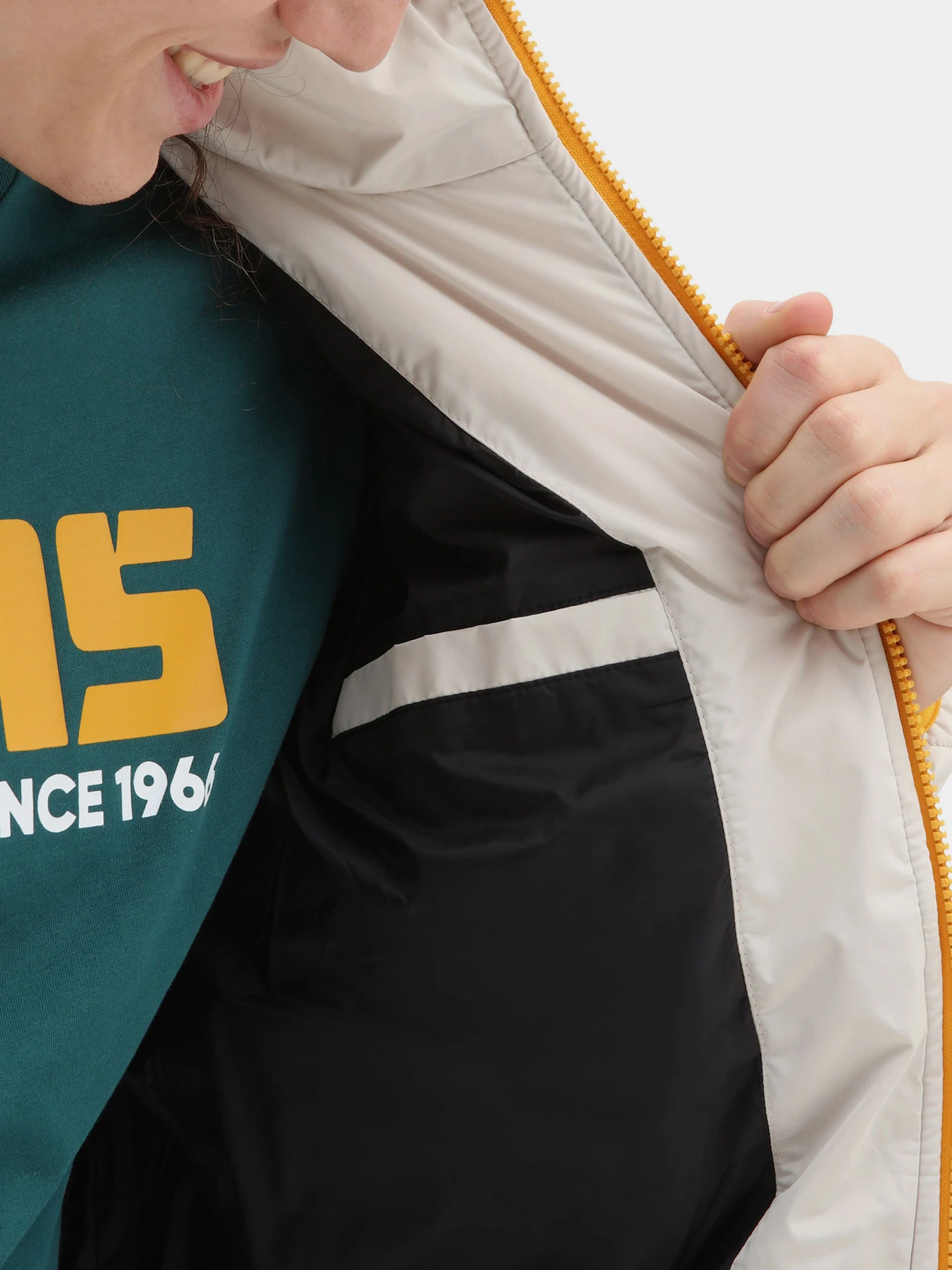 Куртки и дубленки Vans модель VN0A7S8GEKD1 Куртки и дубленки Vans модель VN0A7S8GEKD1 Фото