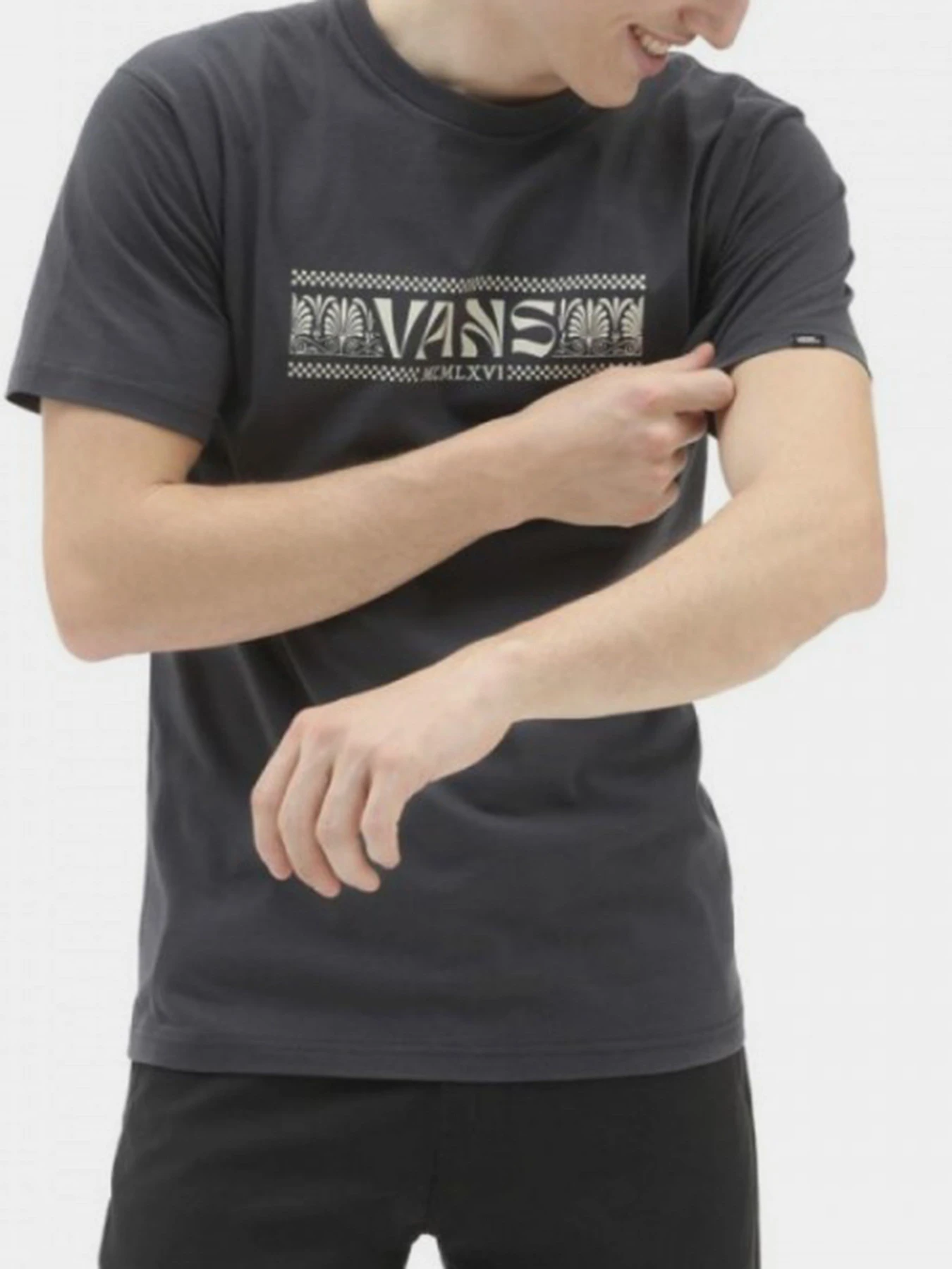 Футболки и поло Vans модель VN0A7TM81O71 Футболки и поло Vans модель VN0A7TM81O71 Фото