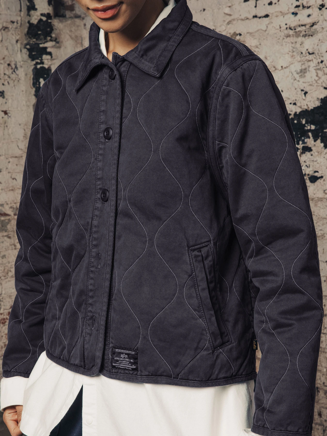 Куртки и дубленки Alpha Industries модель WJC52500C1_410 Куртки и дубленки Alpha Industries модель WJC52500C1_410 Фото