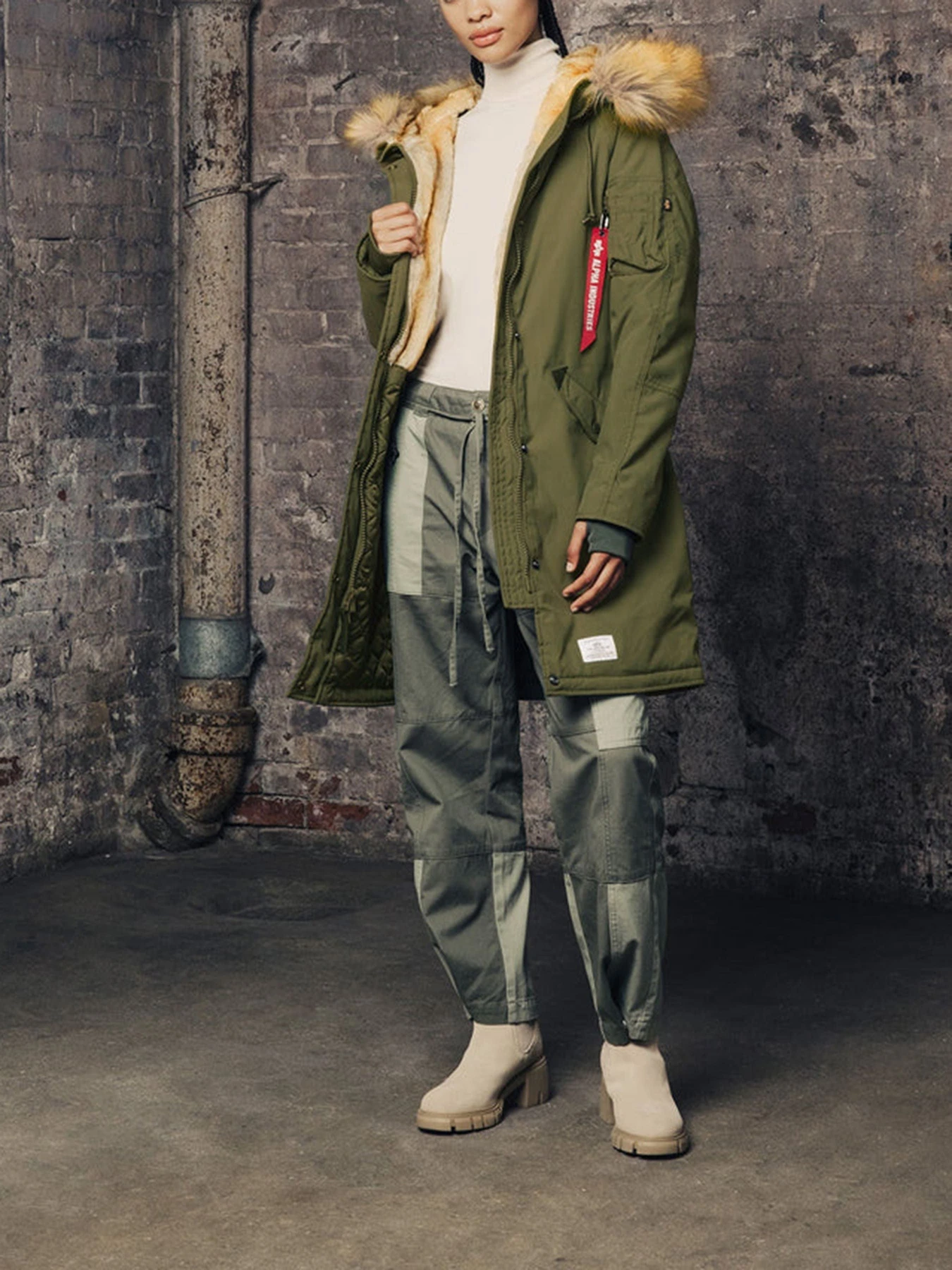 Куртки и дубленки Alpha Industries модель WJE52500C1_301 Куртки и дубленки Alpha Industries модель WJE52500C1_301 Фото