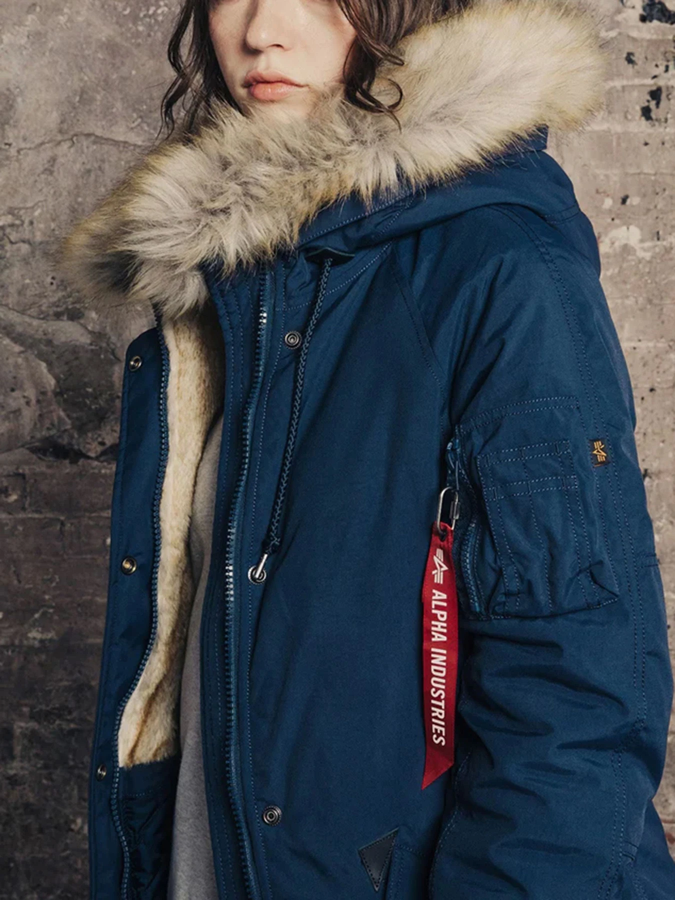 Куртки и дубленки Alpha Industries модель WJE52500C1_410 Фото