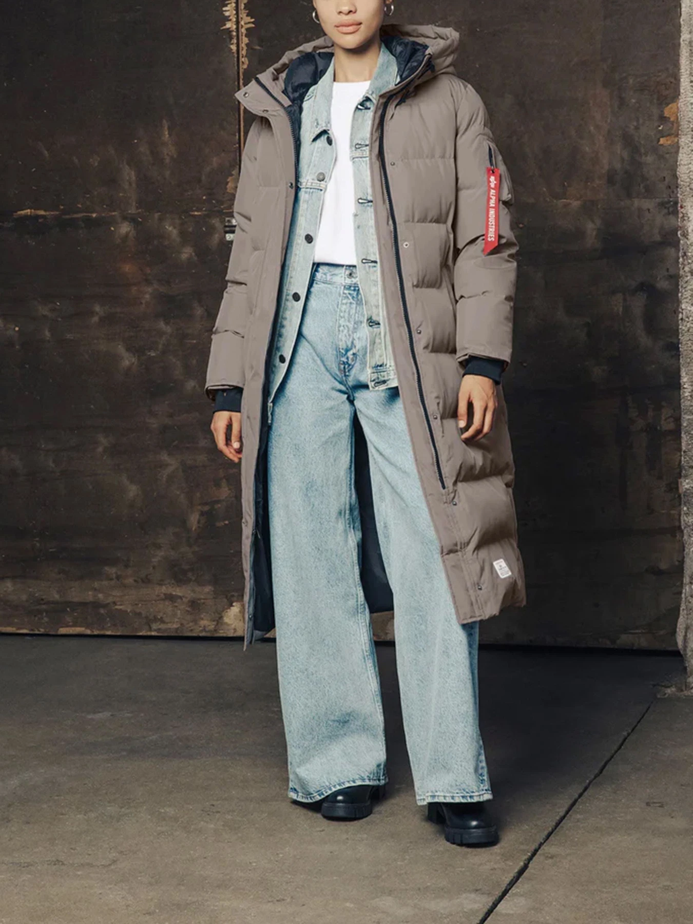 Куртки и дубленки Alpha Industries модель WJS52502C1_065 Куртки и дубленки Alpha Industries модель WJS52502C1_065 Фото