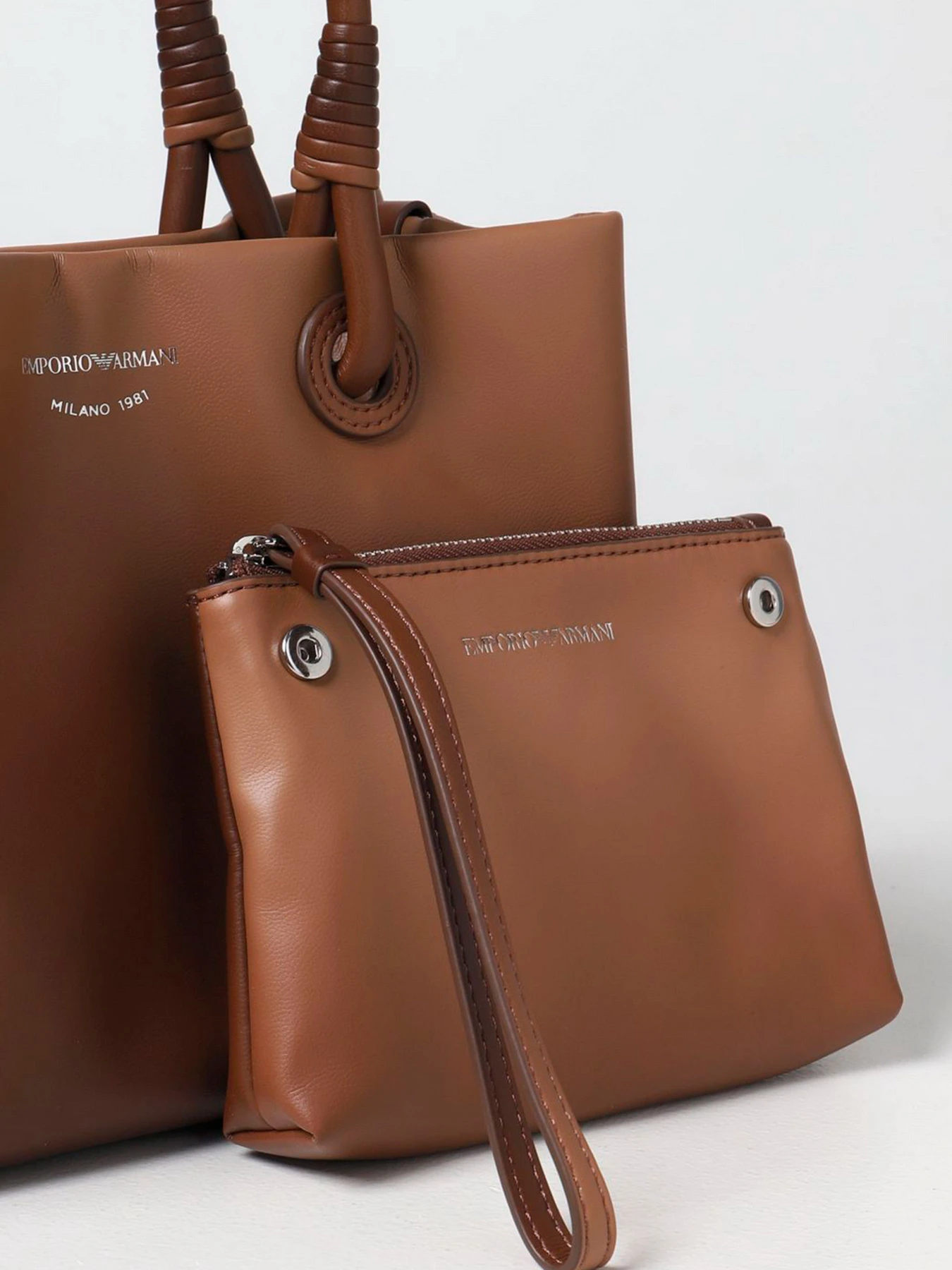 Сумки Emporio Armani модель Y3D239-Y474E-80006 Сумки Emporio Armani модель Y3D239-Y474E-80006 Фото