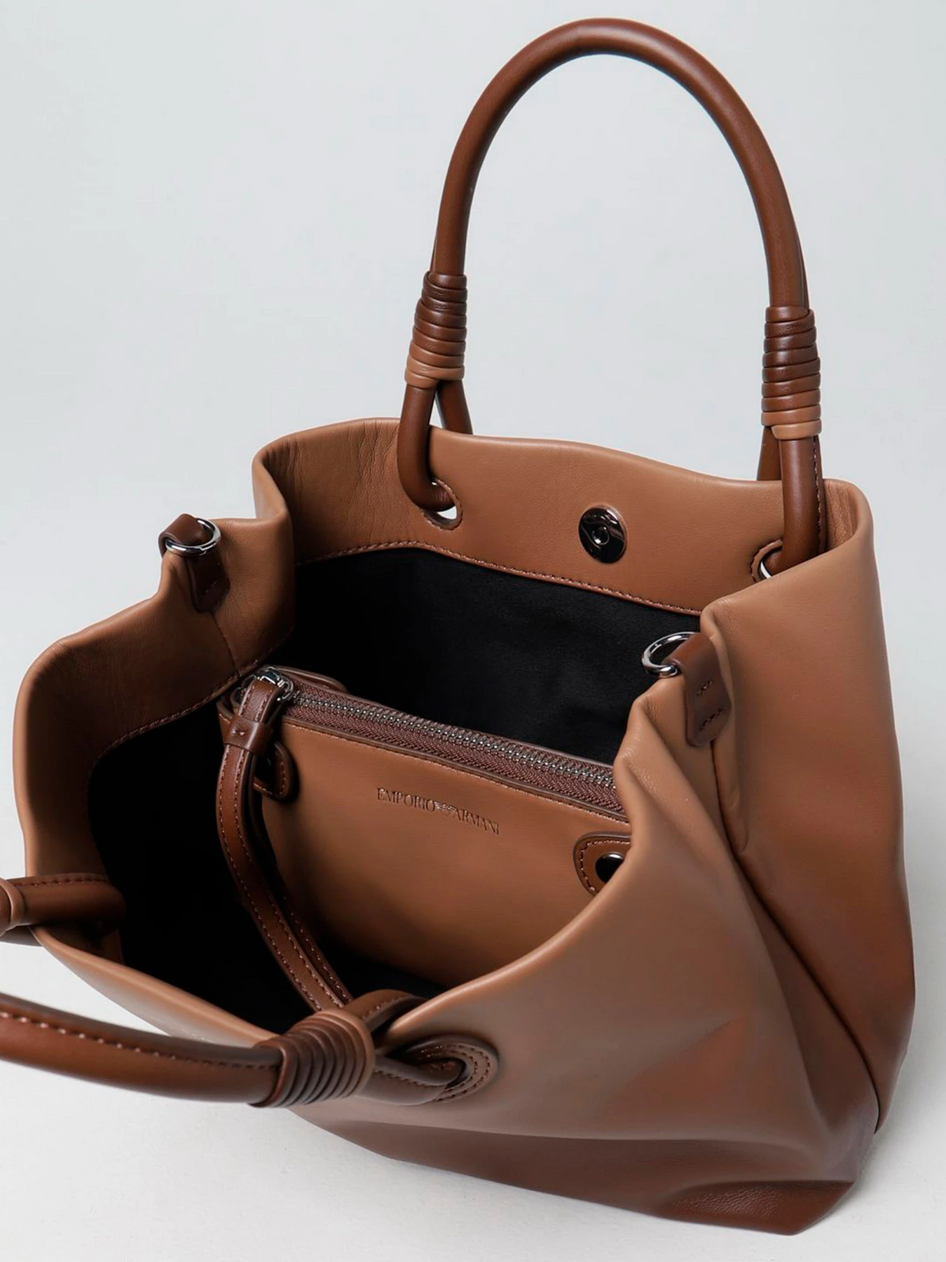 Сумки Emporio Armani модель Y3D239-Y474E-80006 Сумки Emporio Armani модель Y3D239-Y474E-80006 Фото