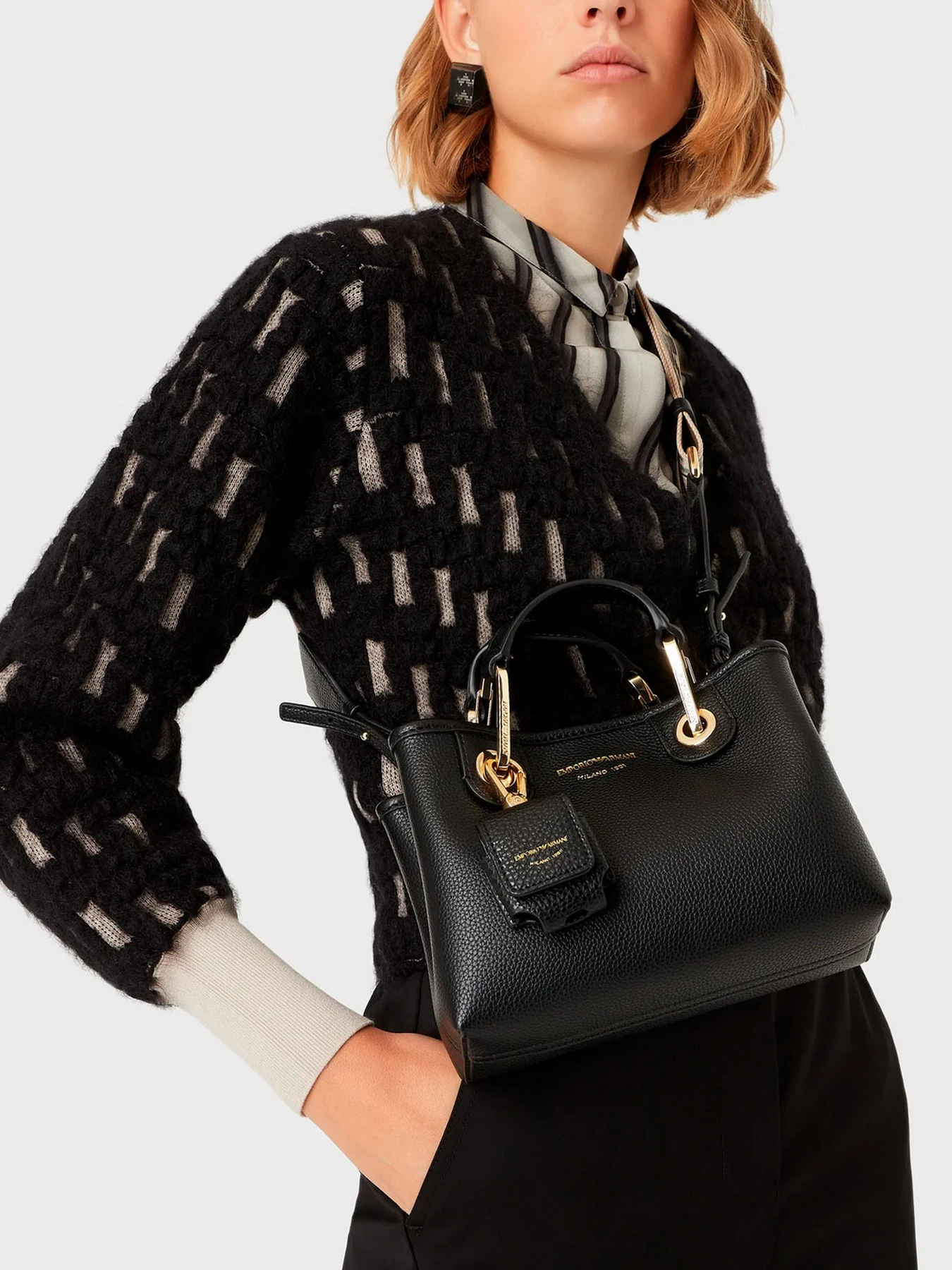 Аксессуары для смартфонов Emporio Armani модель Y3H278-YFO5B-85218 Аксессуары для смартфонов Emporio Armani модель Y3H278-YFO5B-85218 Фото