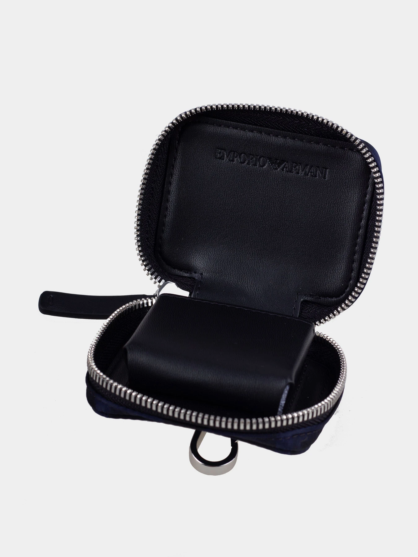 Аксессуары для смартфонов Emporio Armani модель Y4R357-Y140E-88017 Аксессуары для смартфонов Emporio Armani модель Y4R357-Y140E-88017 Фото