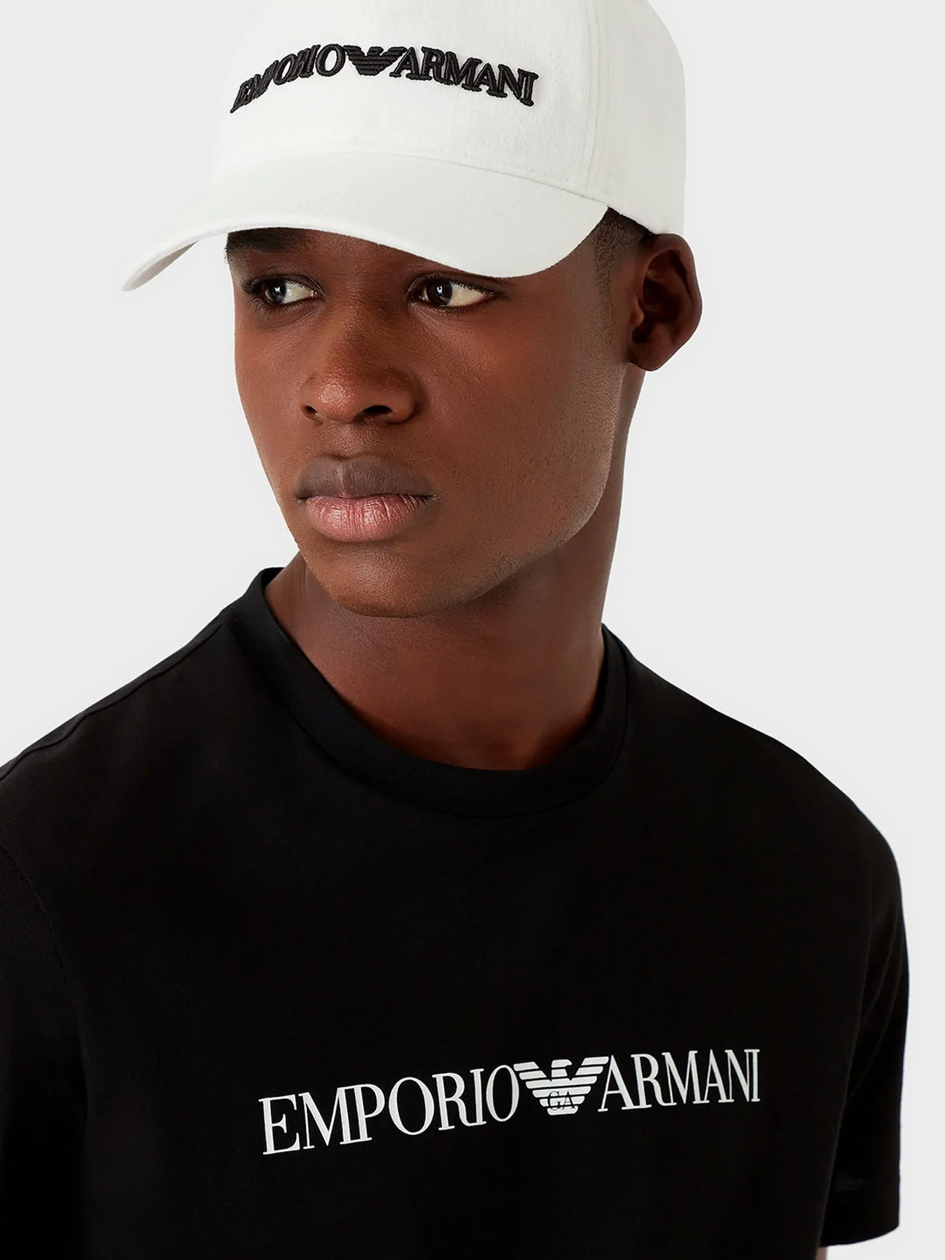 Шапки и кепки Emporio Armani модель 627901-CC994-00010 Шапки и кепки Emporio Armani модель 627901-CC994-00010 Фото