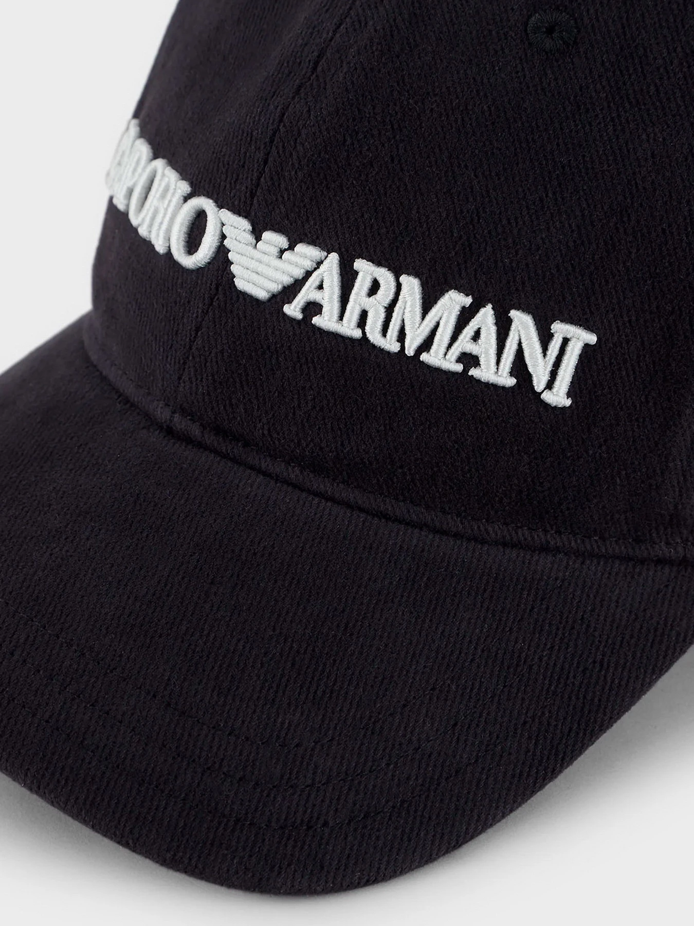 Шапки и кепки Emporio Armani модель 627901-CC994-00020 Шапки и кепки Emporio Armani модель 627901-CC994-00020 Фото