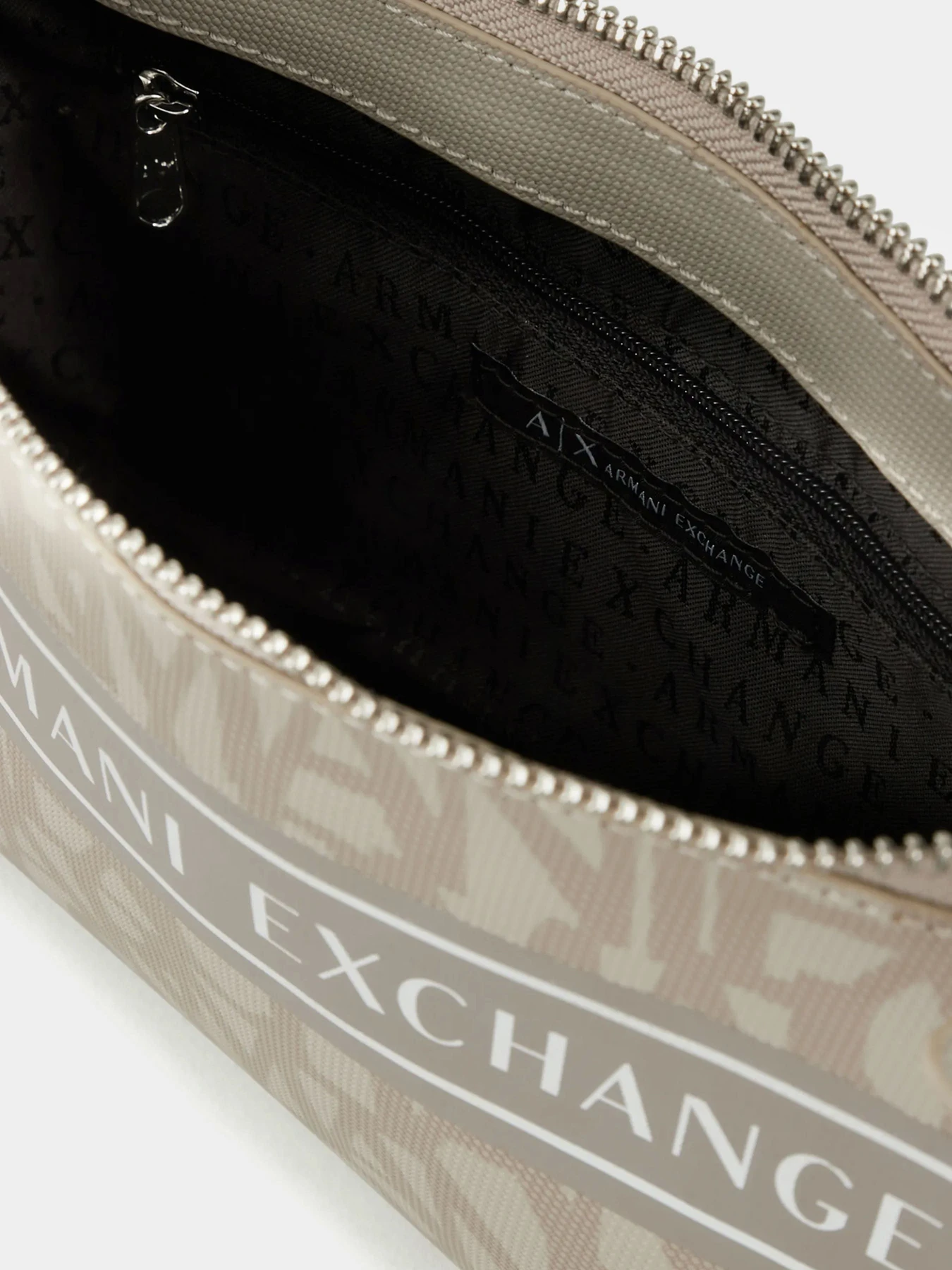 Сумки Armani Exchange модель 942869-CC744-17855 Фото
