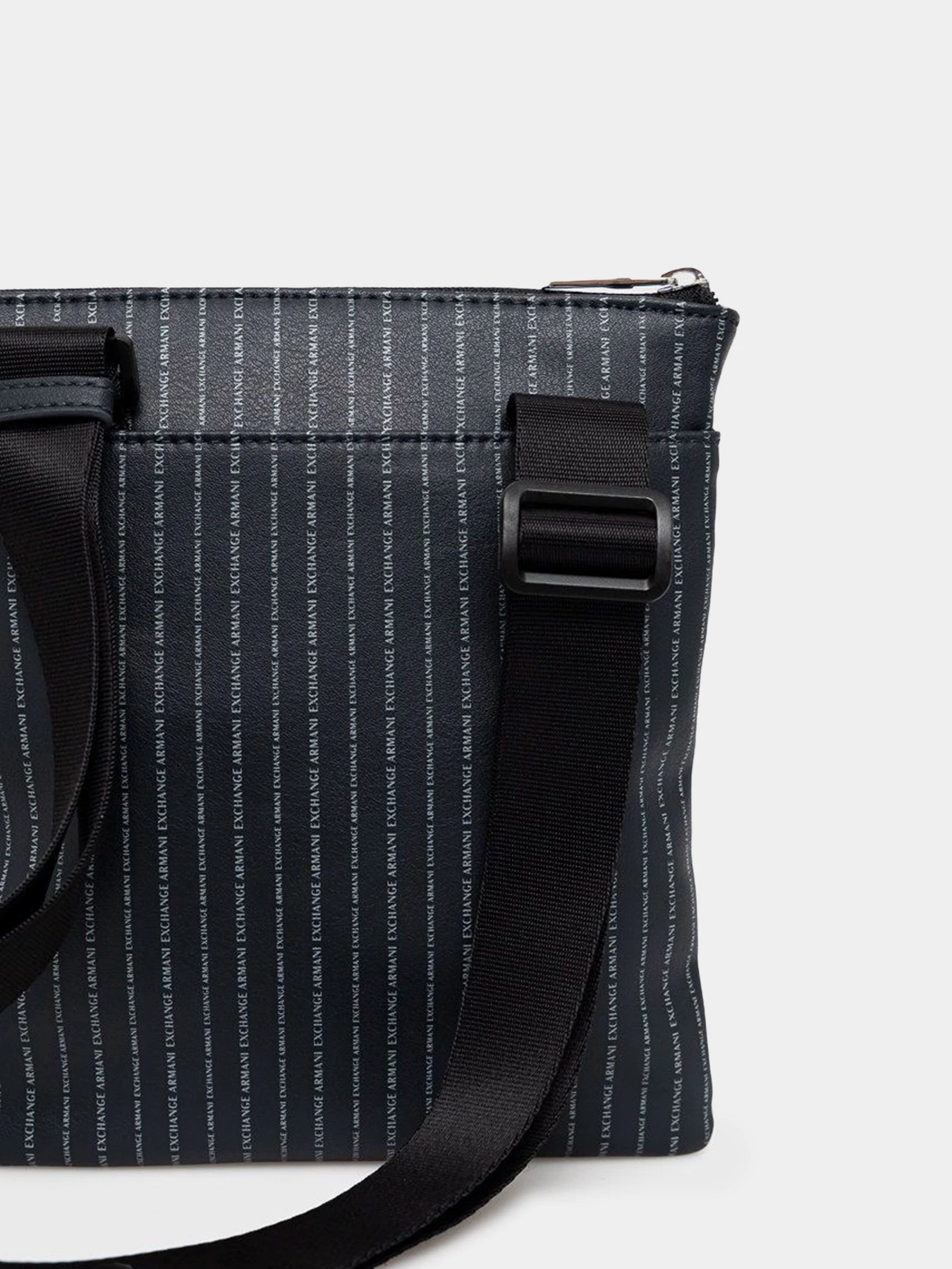 Сумки Armani Exchange модель 952489-CC825-00335 Фото