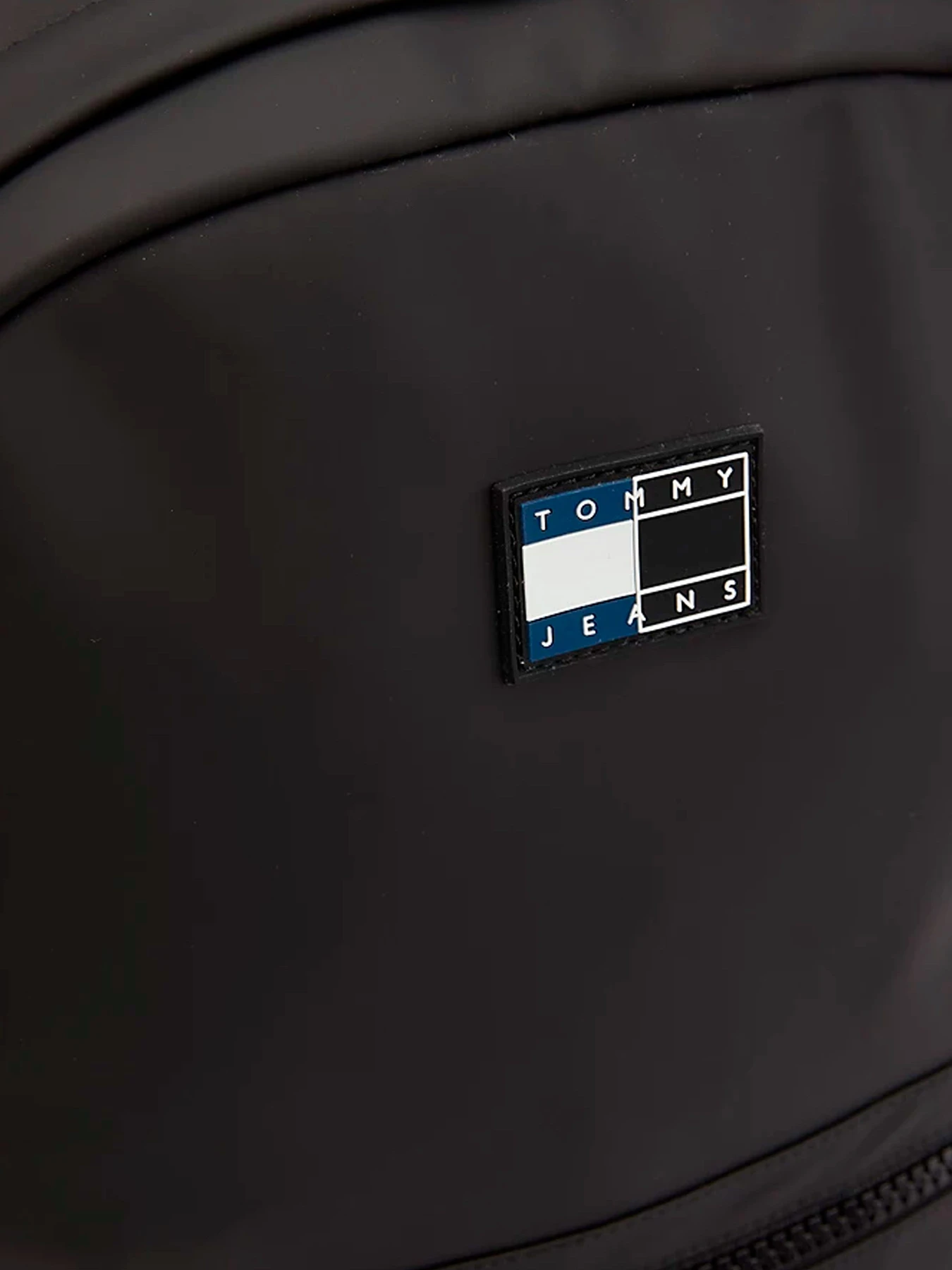 Рюкзаки Tommy Hilfiger модель AM0AM09707-BDS Рюкзаки Tommy Hilfiger модель AM0AM09707-BDS Фото