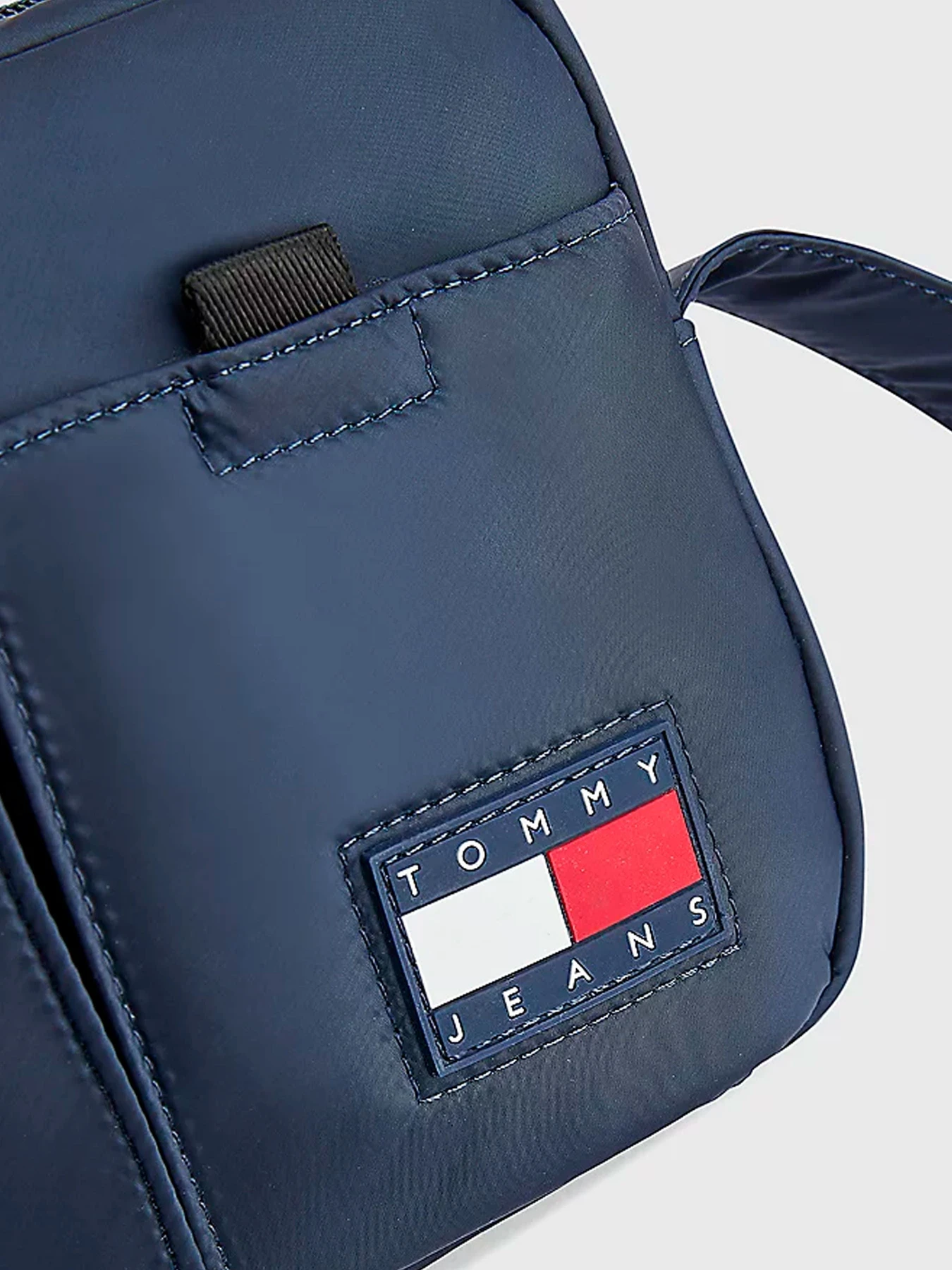 Сумки Tommy Hilfiger модель AM0AM09733-C87 Фото