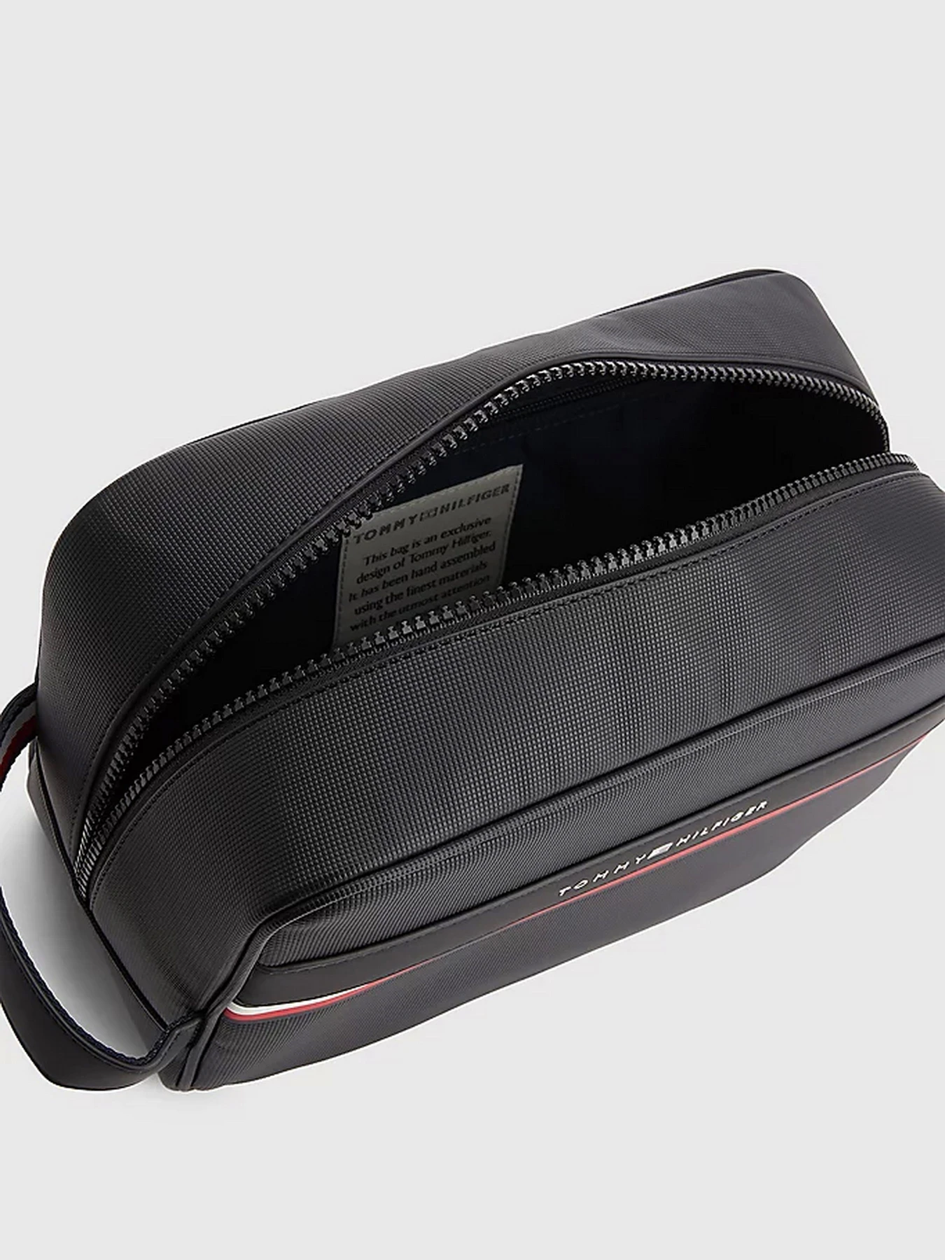 TH STRIPE WASHBAG Tommy Hilfiger модель AM0AM10507-BDS Фото