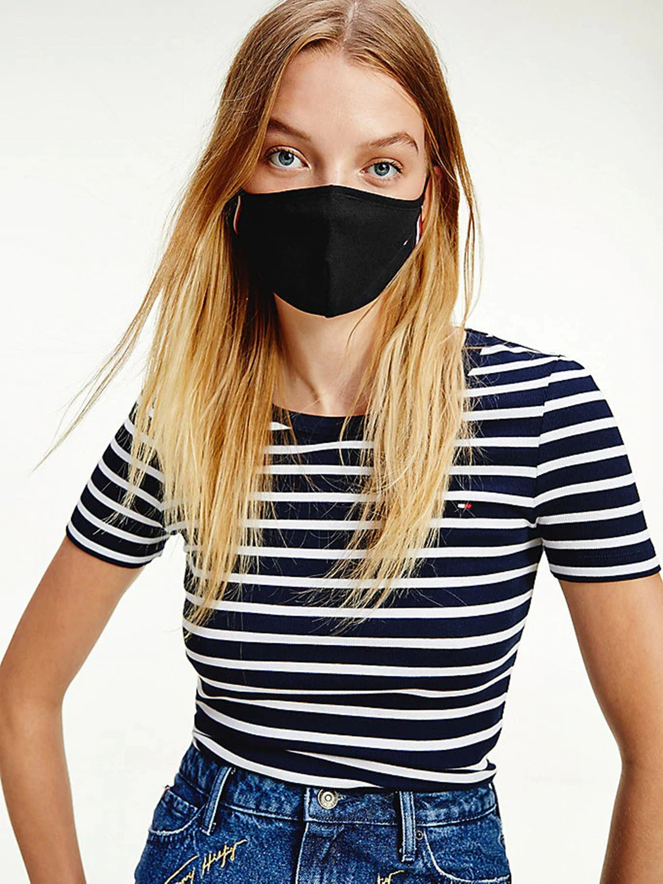 Маска Tommy Hilfiger Tommy Hilfiger модель AW0AW10048-BDS Маска Tommy Hilfiger Tommy Hilfiger модель AW0AW10048-BDS Фото