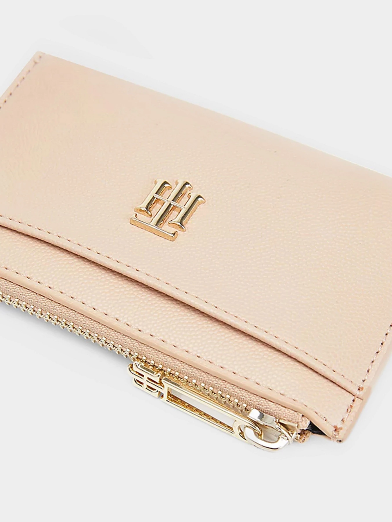 Кошельки Tommy Hilfiger модель AW0AW11620-ABR Кошельки Tommy Hilfiger модель AW0AW11620-ABR Фото