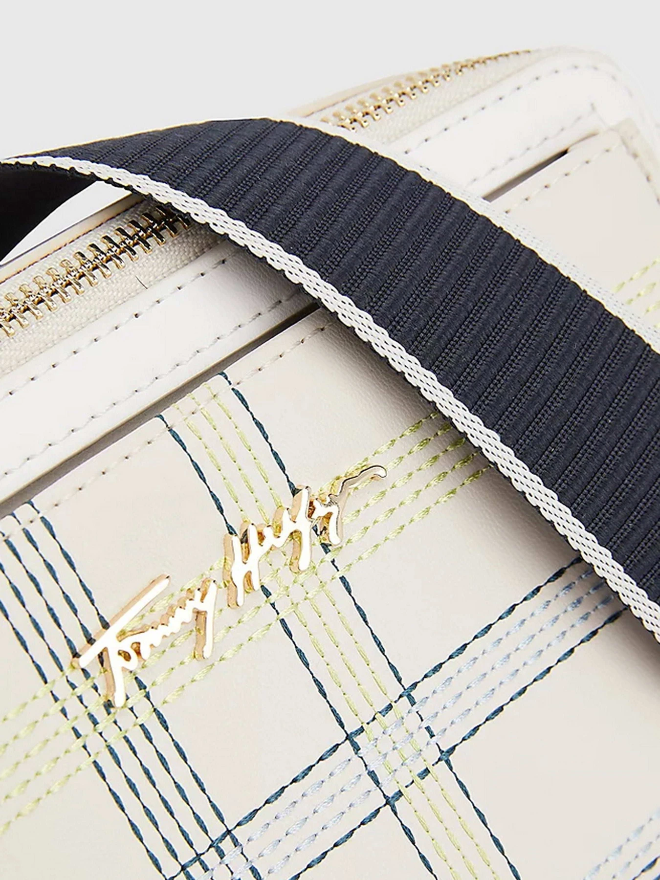 Сумки Tommy Hilfiger модель AW0AW11997-AF4 Сумки Tommy Hilfiger модель AW0AW11997-AF4 Фото