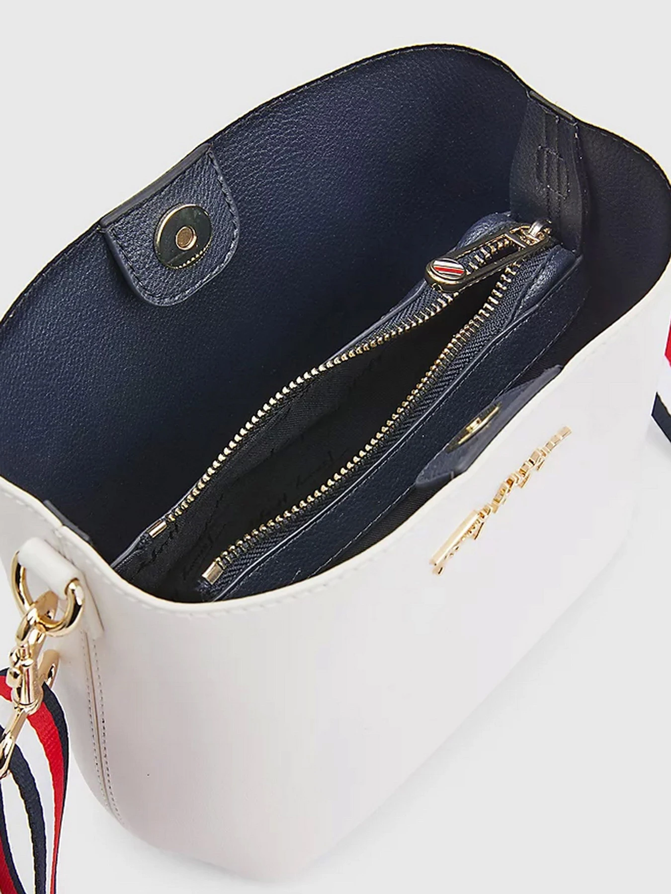 Сумки Tommy Hilfiger модель AW0AW12326-YAF Сумки Tommy Hilfiger модель AW0AW12326-YAF Фото