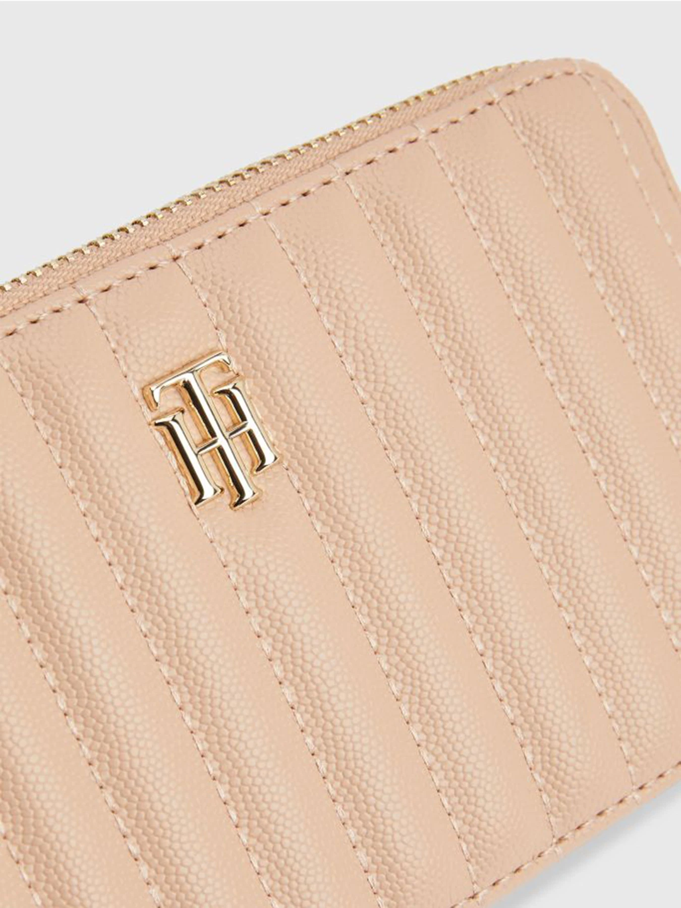 Сумки Tommy Hilfiger модель AW0AW13143-ABR Фото