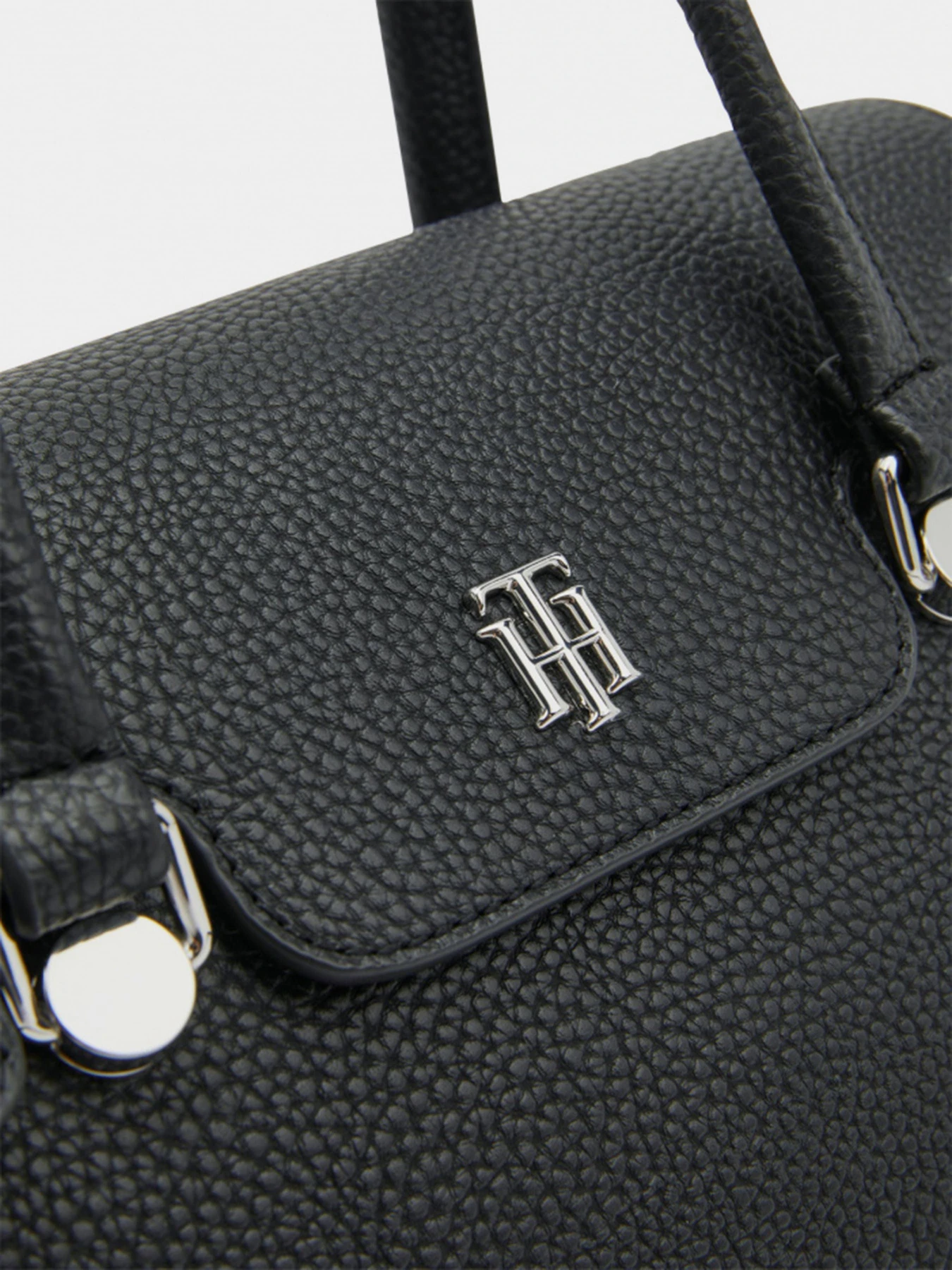 Сумки Tommy Hilfiger модель AW0AW13157-BDS Сумки Tommy Hilfiger модель AW0AW13157-BDS Фото