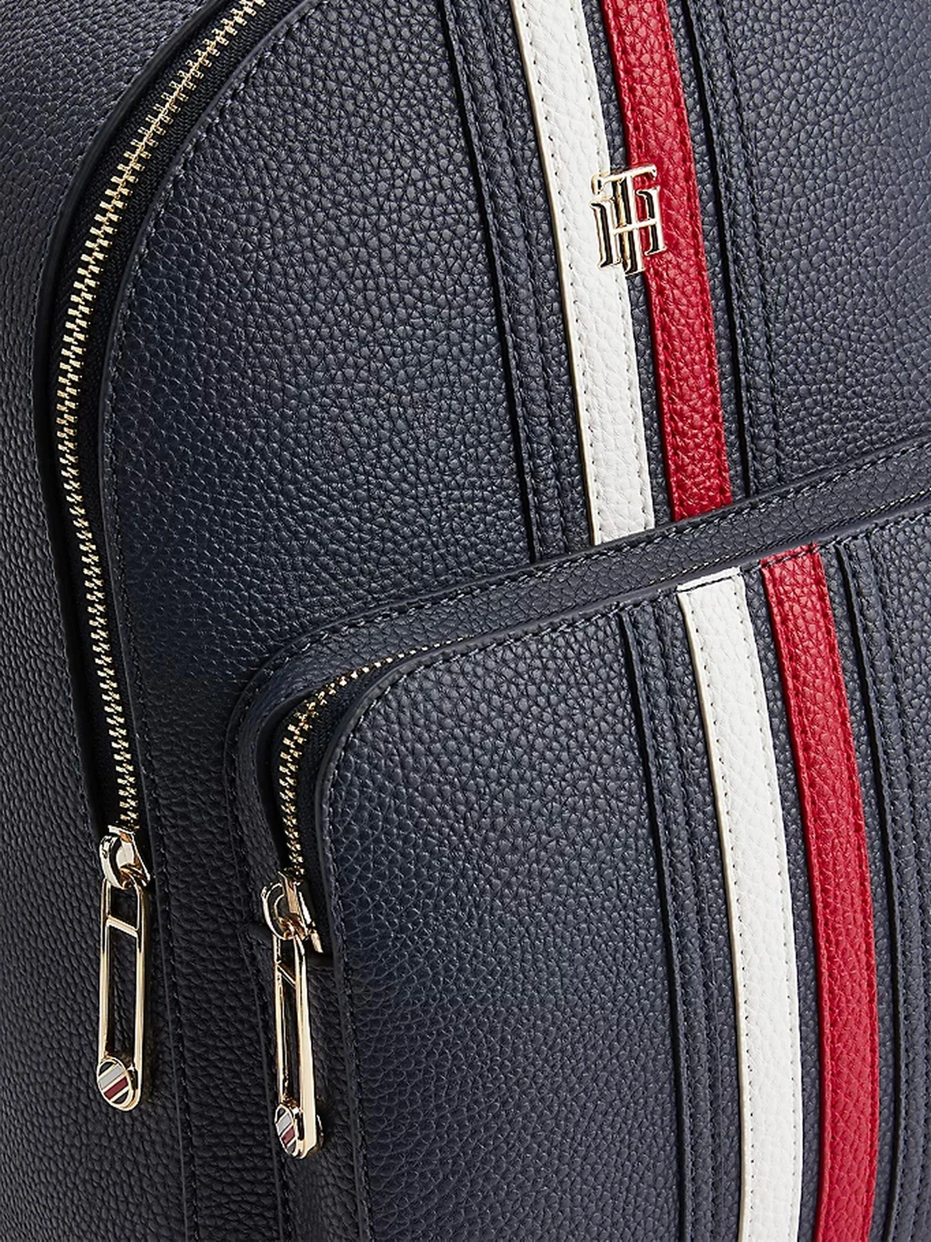 Рюкзаки Tommy Hilfiger модель AW0AW13160-DW6 Рюкзаки Tommy Hilfiger модель AW0AW13160-DW6 Фото