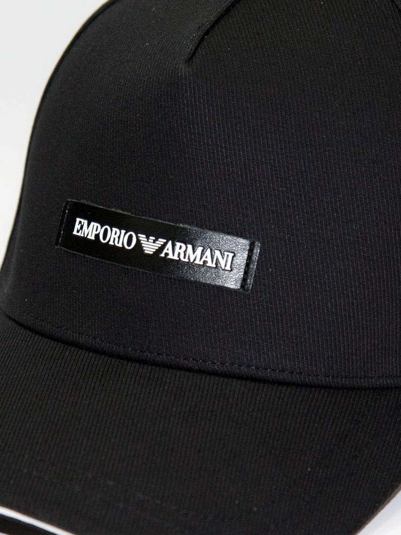 Шапки и кепки Emporio Armani модель 627921-CC991-00020 Шапки и кепки Emporio Armani модель 627921-CC991-00020 Фото