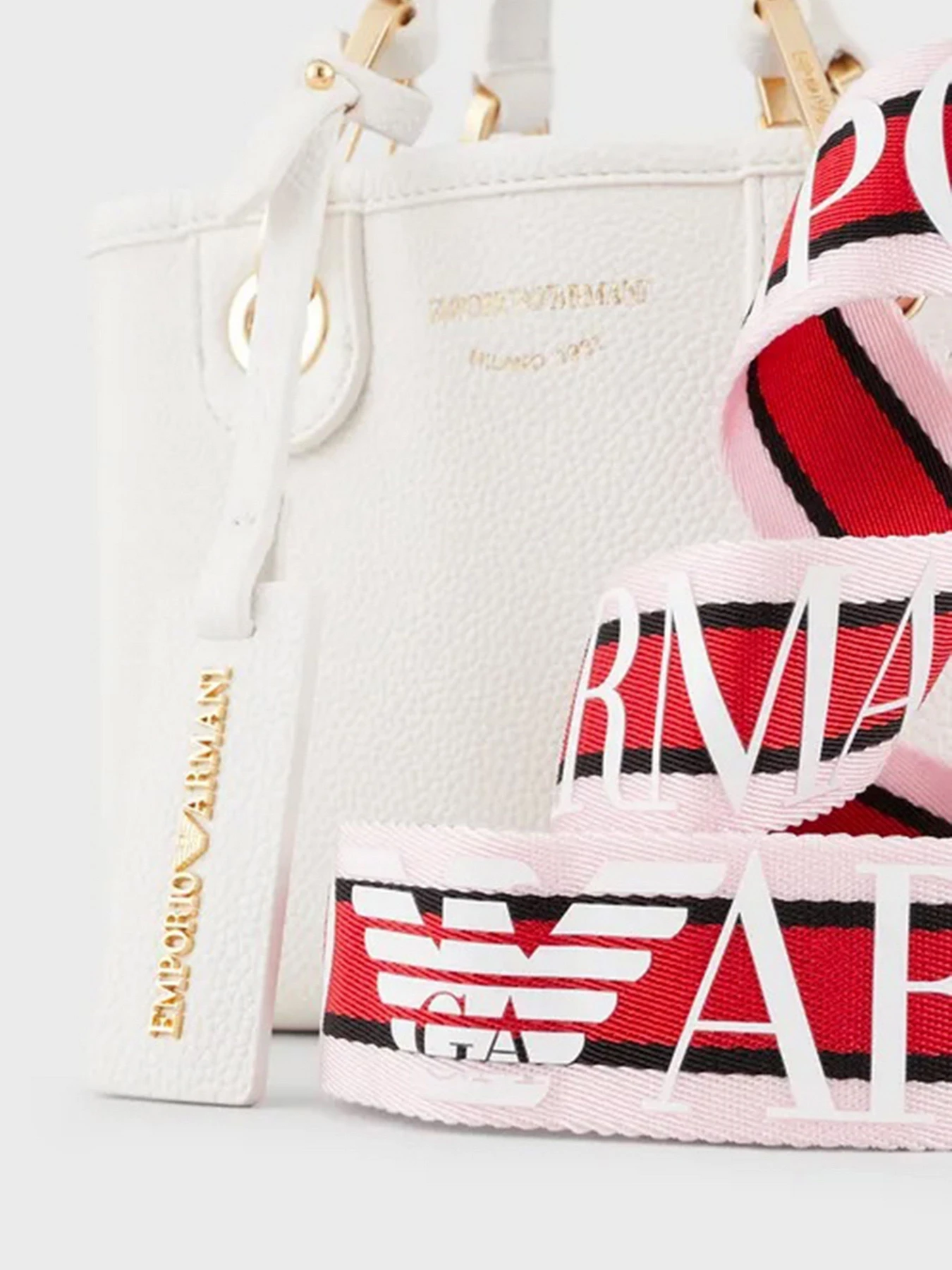 Сумки Emporio Armani модель Y3D176-YFO5B-85219 Сумки Emporio Armani модель Y3D176-YFO5B-85219 Фото