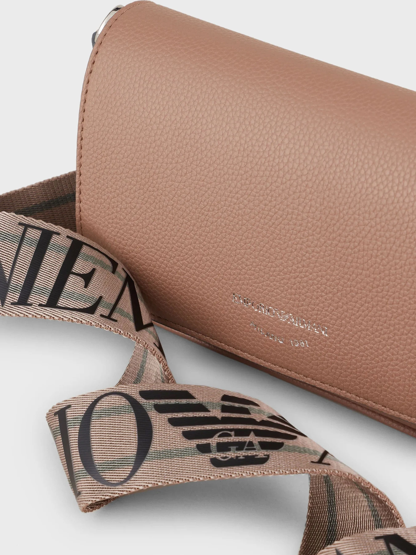 Сумки Emporio Armani модель Y3H294-YFO5E-89400 Фото