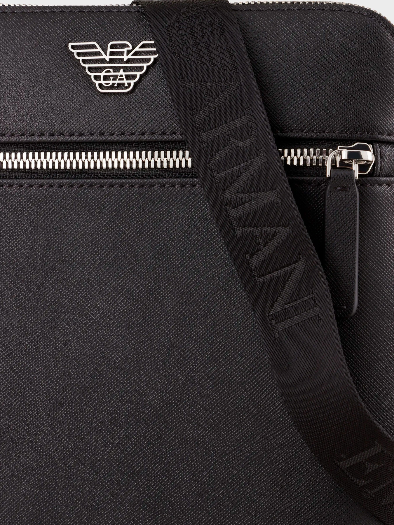 Сумки Emporio Armani модель Y4M185-Y138E-81072 Сумки Emporio Armani модель Y4M185-Y138E-81072 Фото