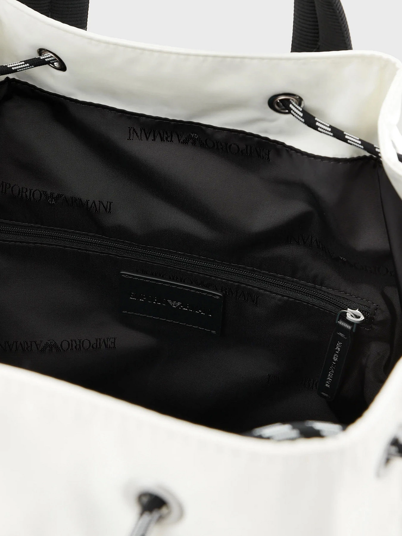 Рюкзаки Emporio Armani модель Y4Q318-Y122E-84915 Рюкзаки Emporio Armani модель Y4Q318-Y122E-84915 Фото