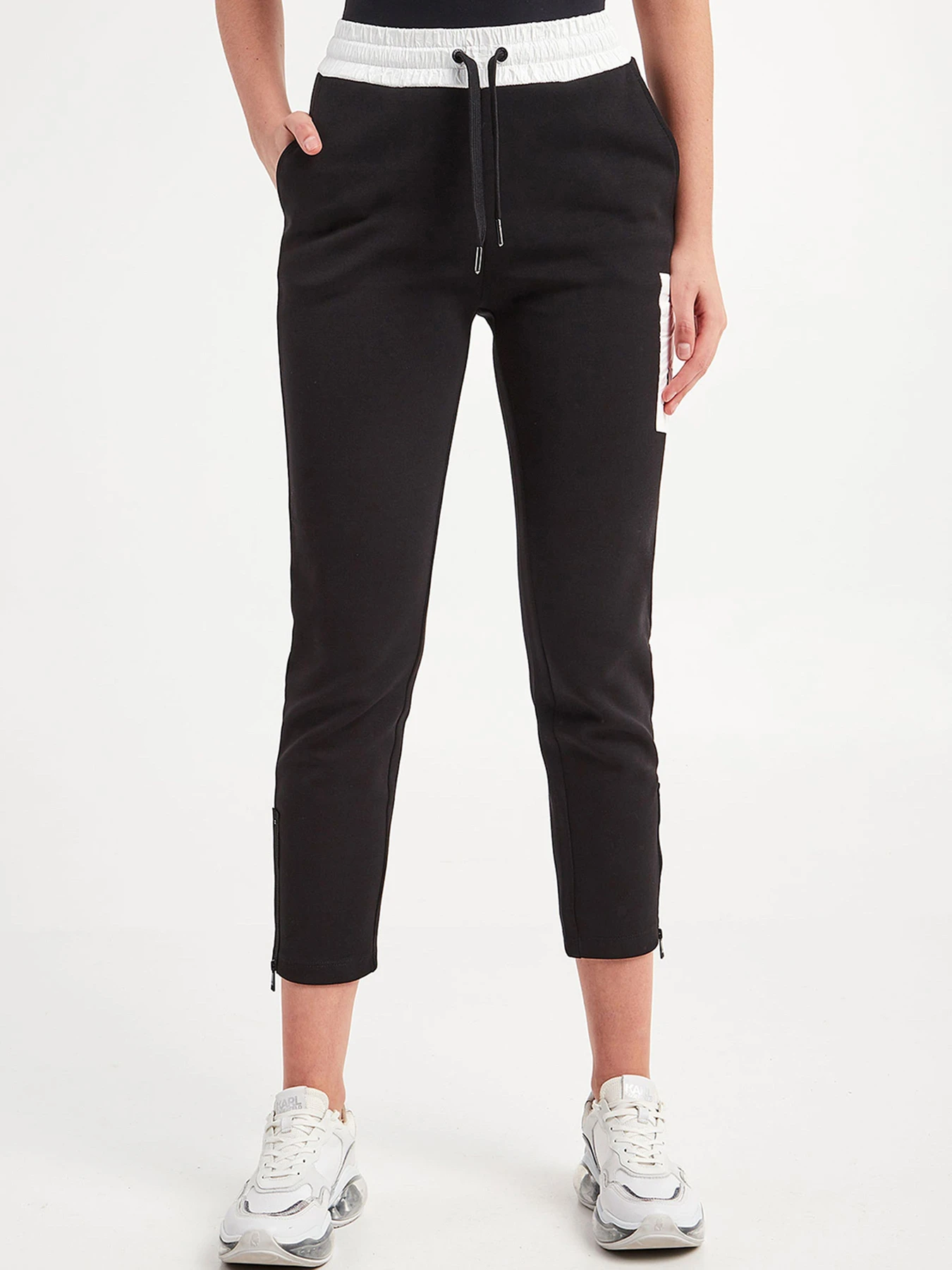Брюки Armani Exchange модель 3LYP76-YJU1Z-1200 Брюки Armani Exchange модель 3LYP76-YJU1Z-1200 Фото