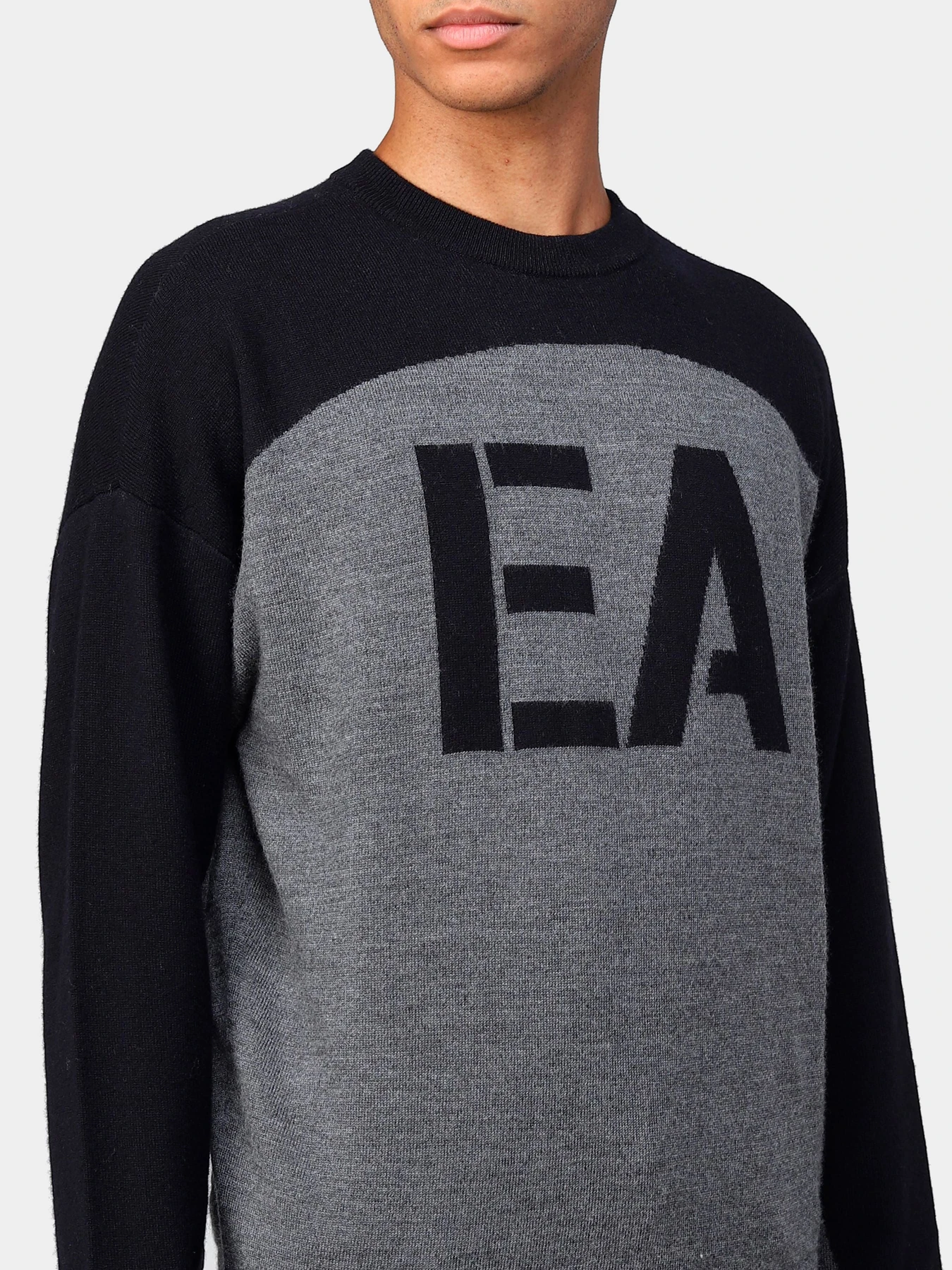 Худи и свитшоты Emporio Armani модель 6L1MXL-1MBRZ-F626 Худи и свитшоты Emporio Armani модель 6L1MXL-1MBRZ-F626 Фото