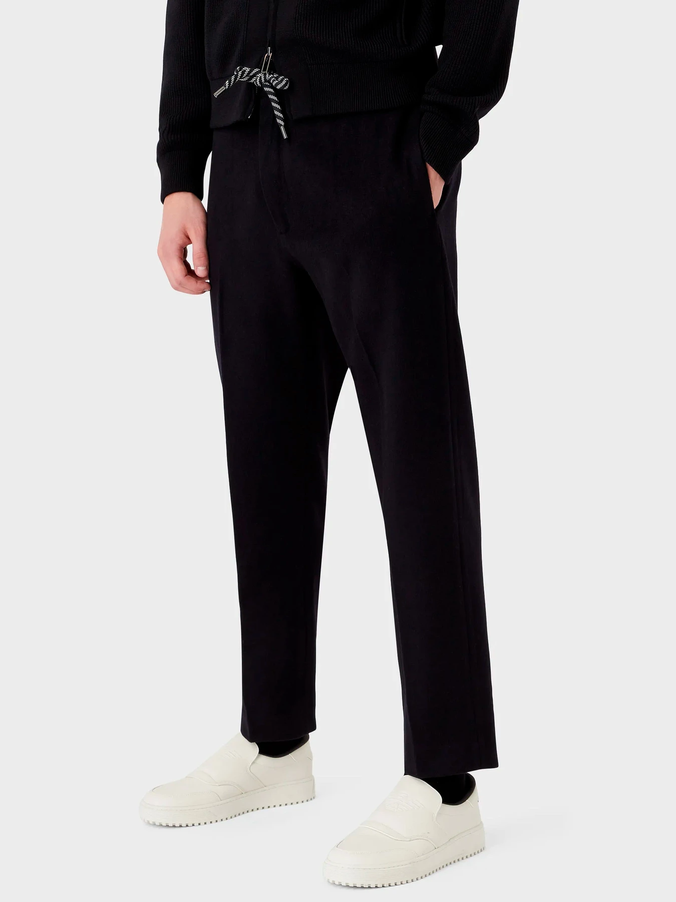 Брюки Emporio Armani модель 6L1PB5-1NTYZ-0920 Брюки Emporio Armani модель 6L1PB5-1NTYZ-0920 Фото