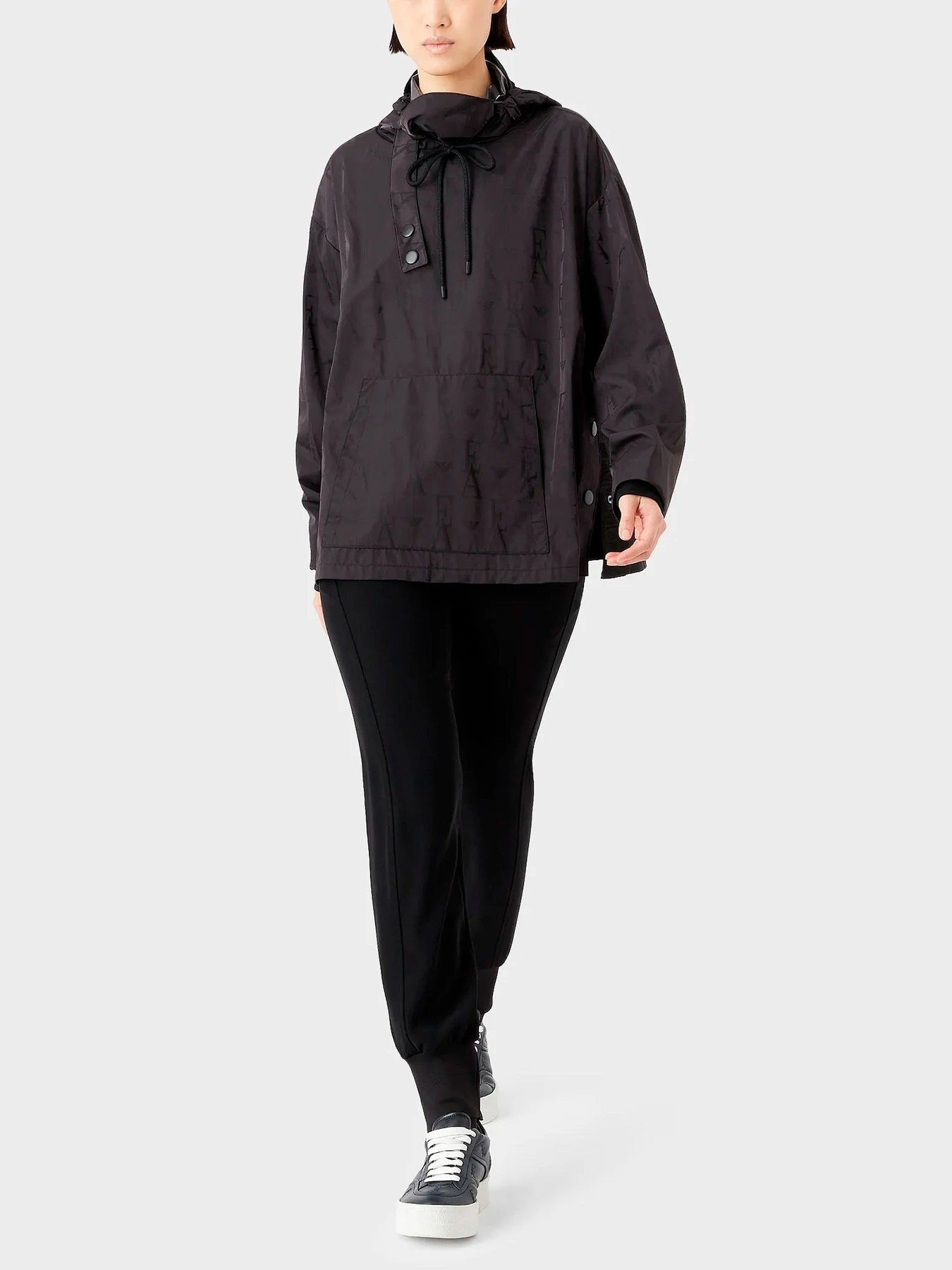 Куртки и дубленки Emporio Armani модель 6L2B67-2NIPZ-0999 Куртки и дубленки Emporio Armani модель 6L2B67-2NIPZ-0999 Фото